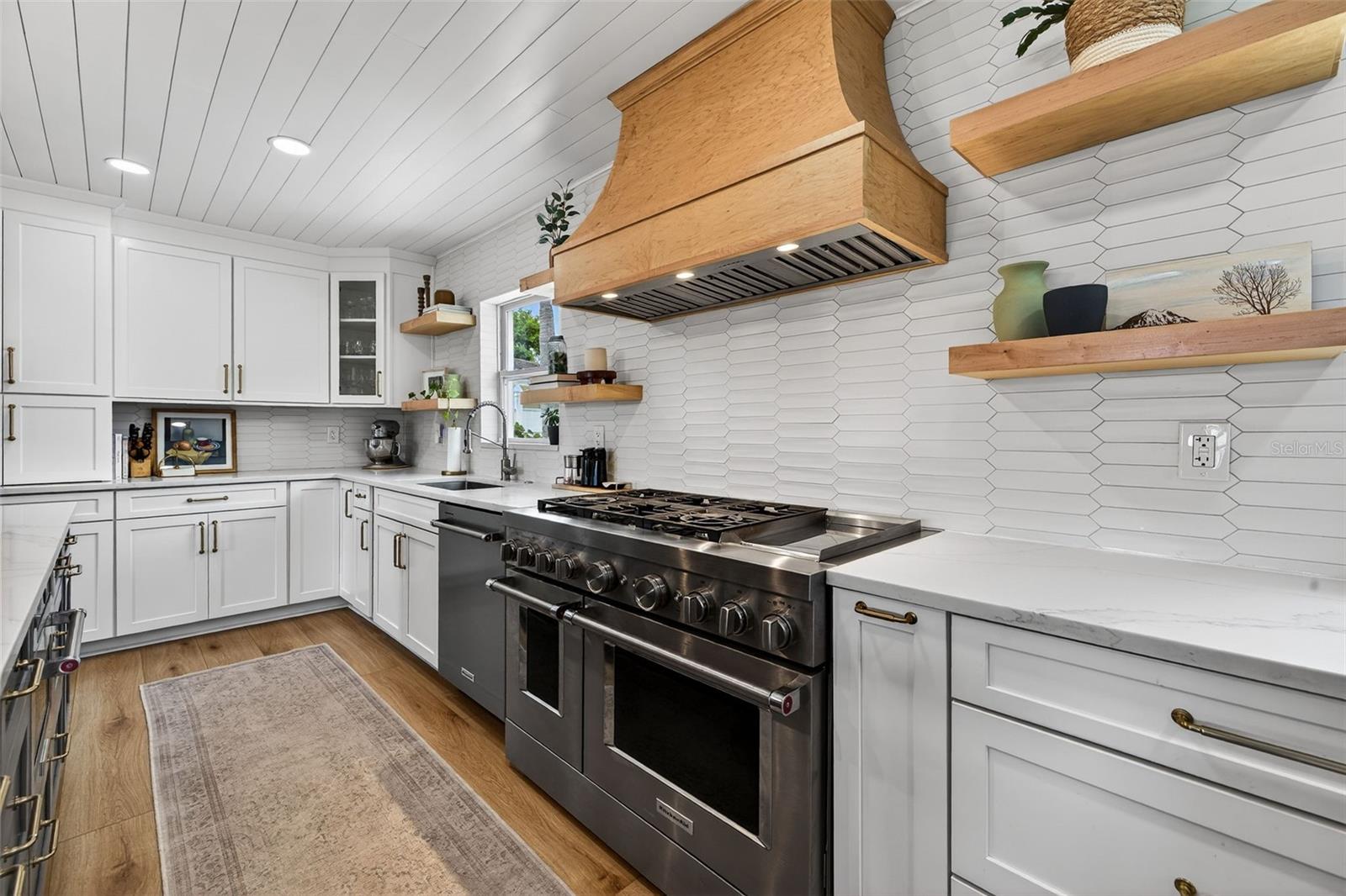 Image 9 of 62 For 4626 Bay Crest Drive