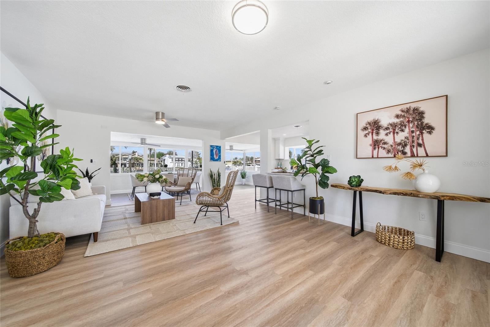 Listing photo id 10 for 16113 5th Street E