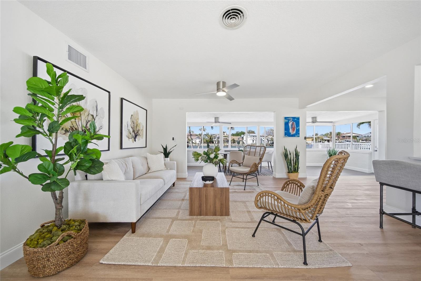 Listing photo id 11 for 16113 5th Street E