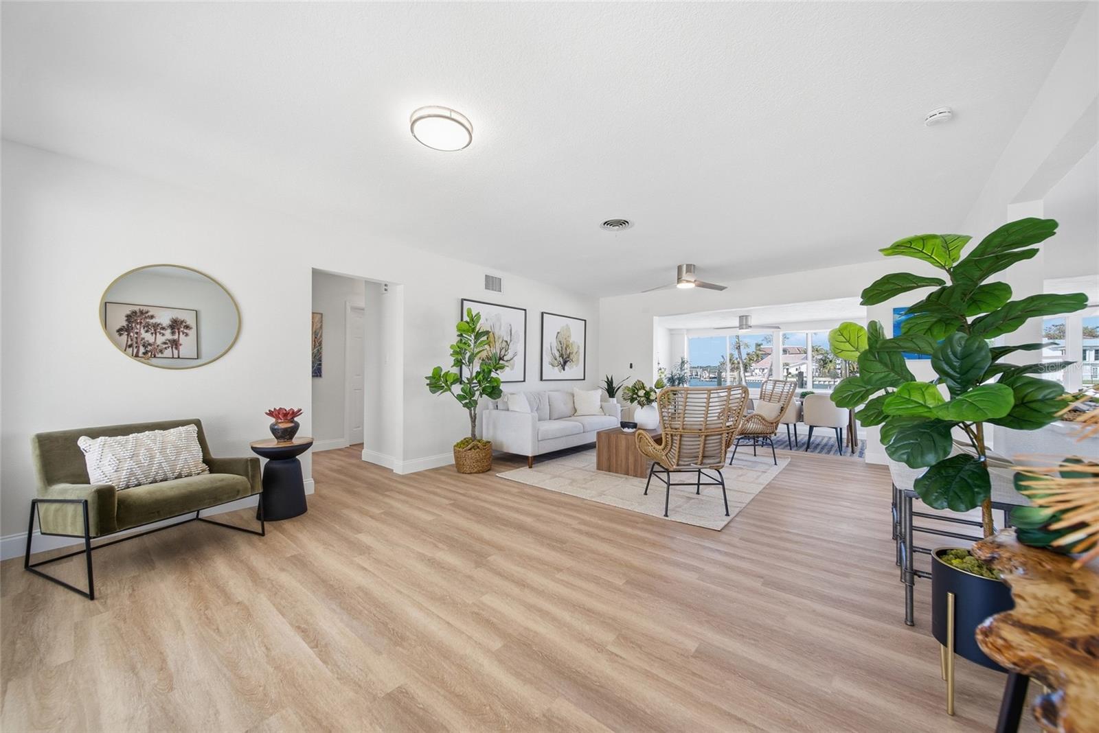 Listing photo id 12 for 16113 5th Street E