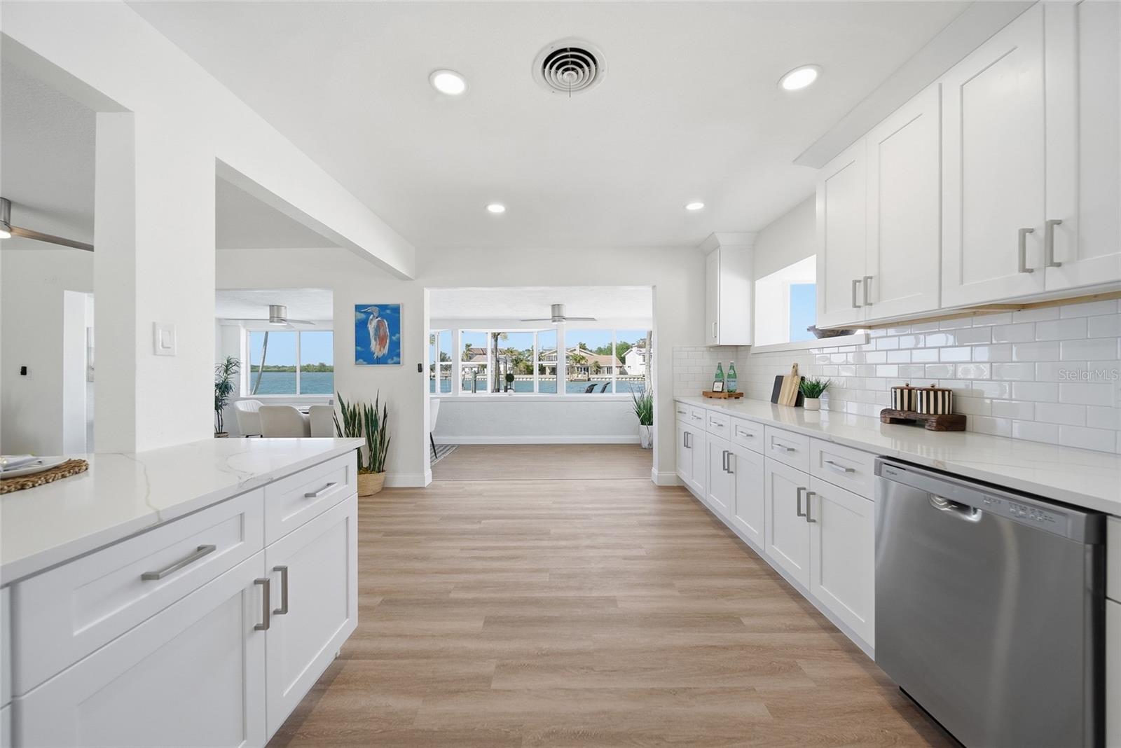 Listing photo id 20 for 16113 5th Street E