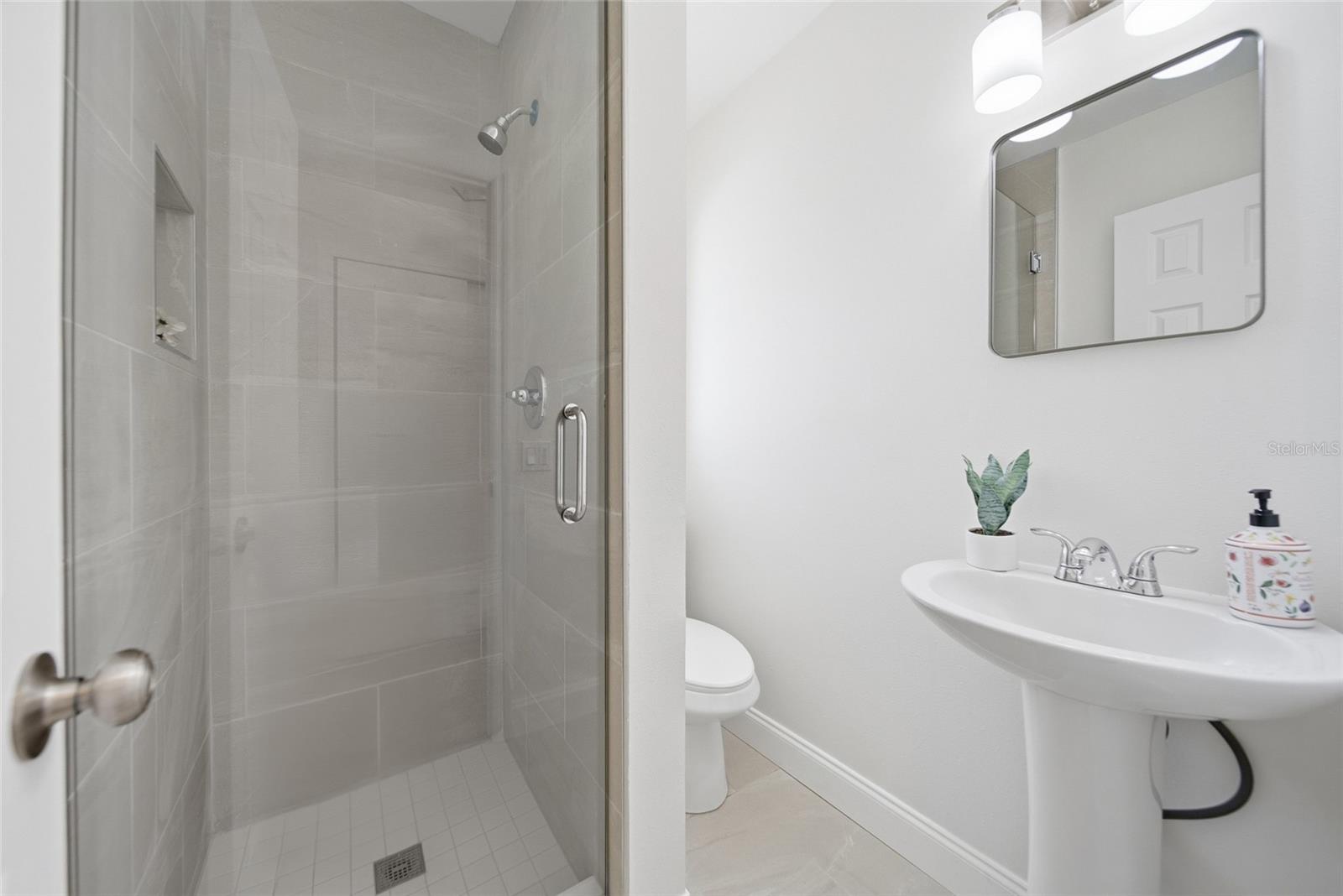 Listing photo id 25 for 16113 5th Street E