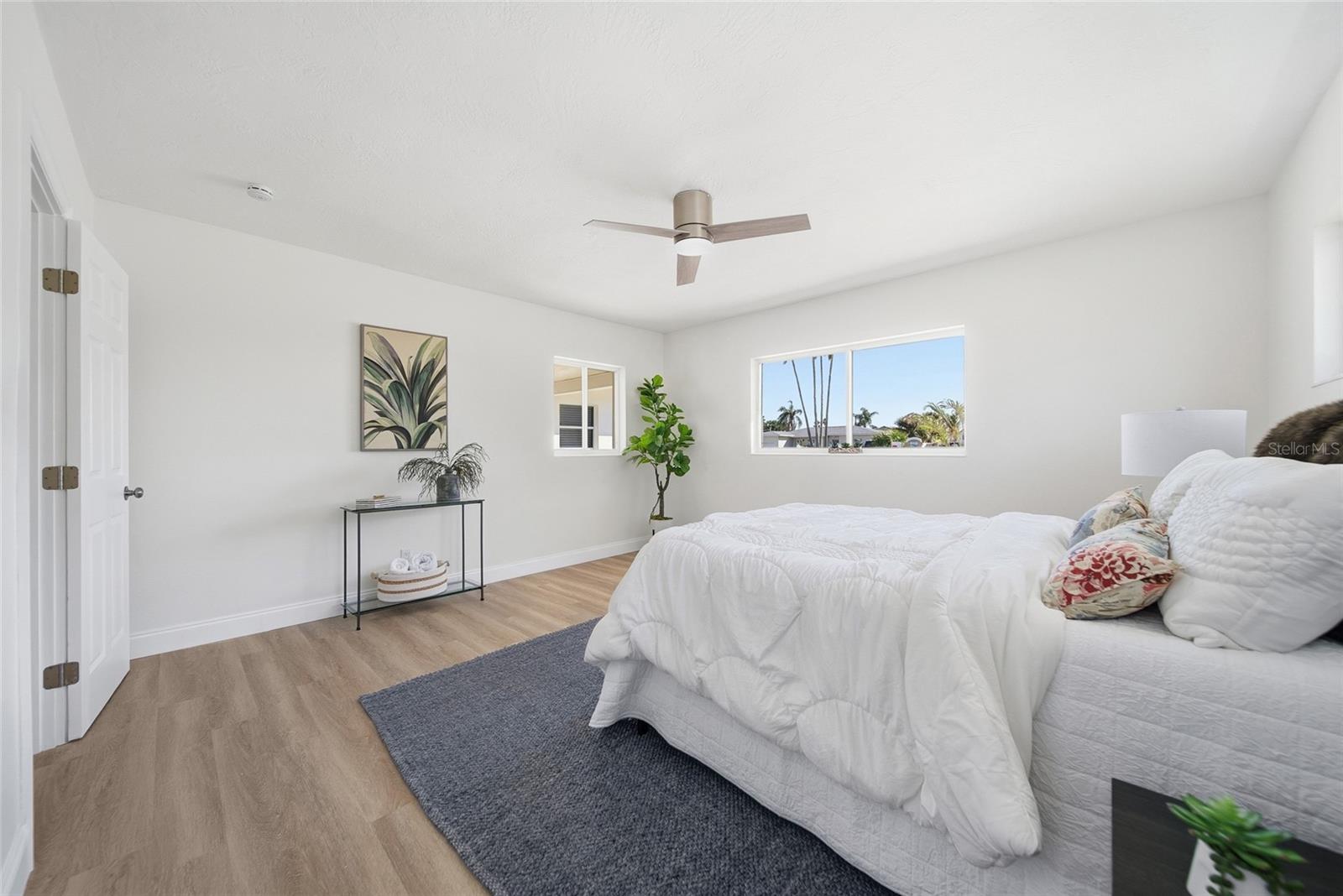 Listing photo id 32 for 16113 5th Street E