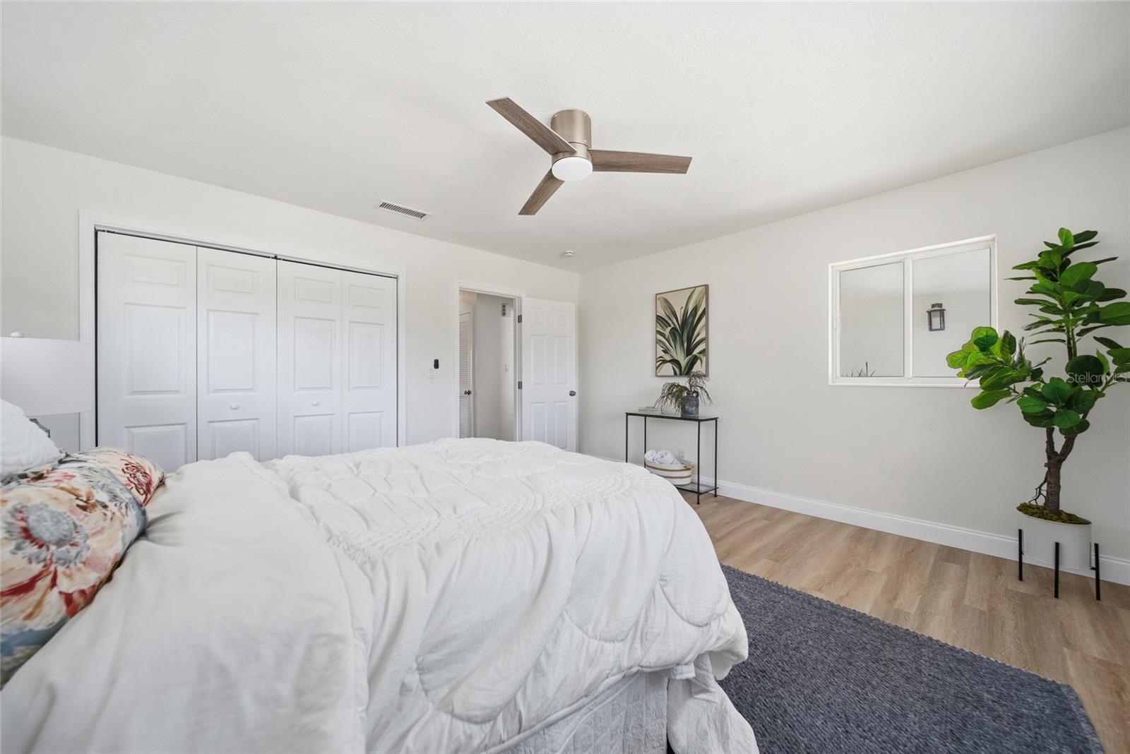 Listing photo id 33 for 16113 5th Street E