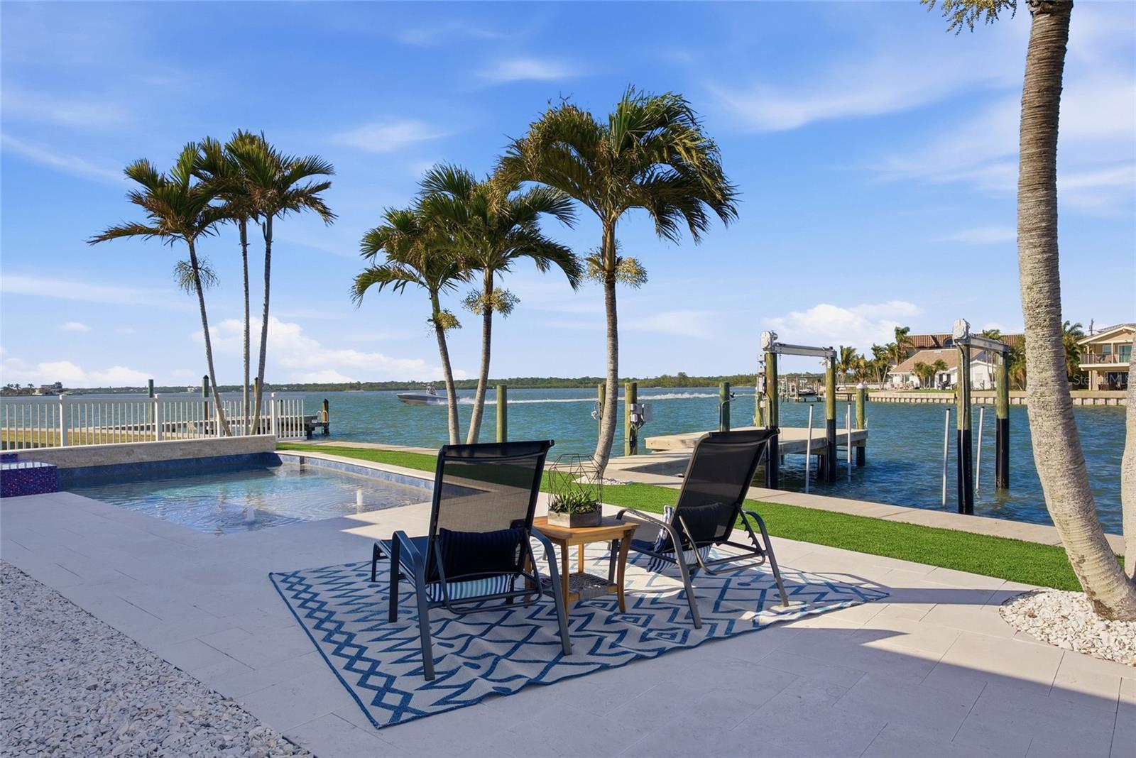 Listing photo id 41 for 16113 5th Street E