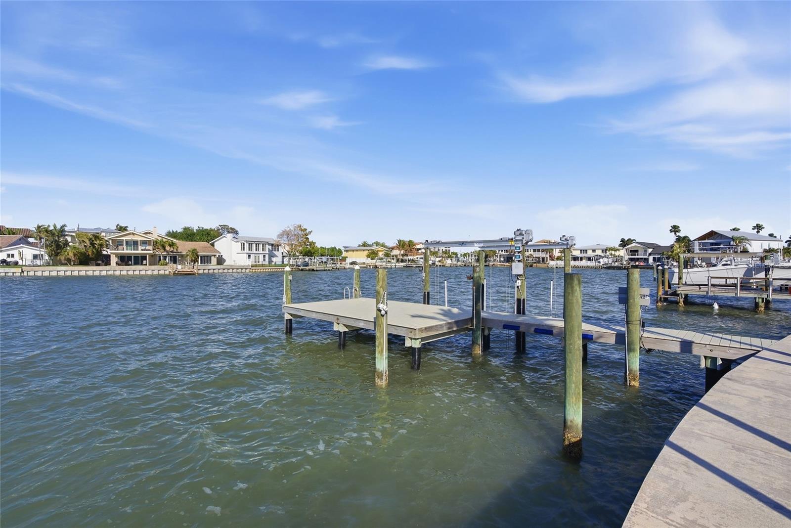 Listing photo id 43 for 16113 5th Street E