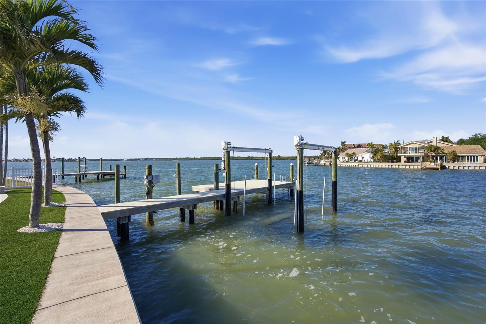 Listing photo id 44 for 16113 5th Street E