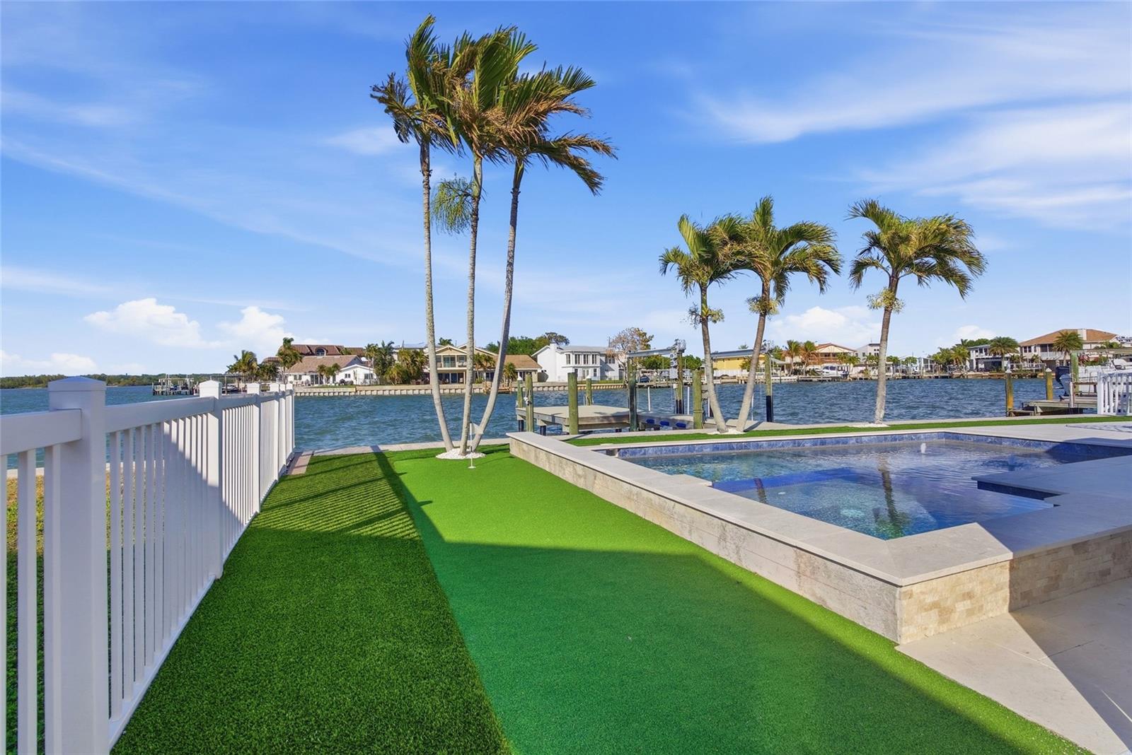 Listing photo id 45 for 16113 5th Street E