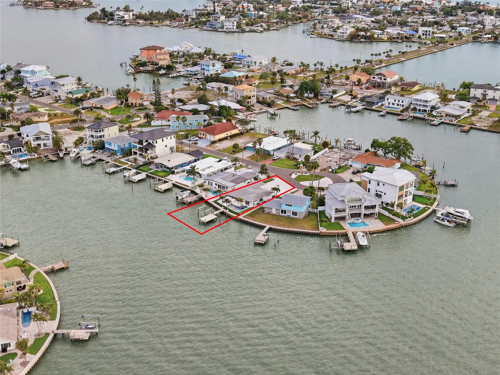 Listing photo id 48 for 16113 5th Street E