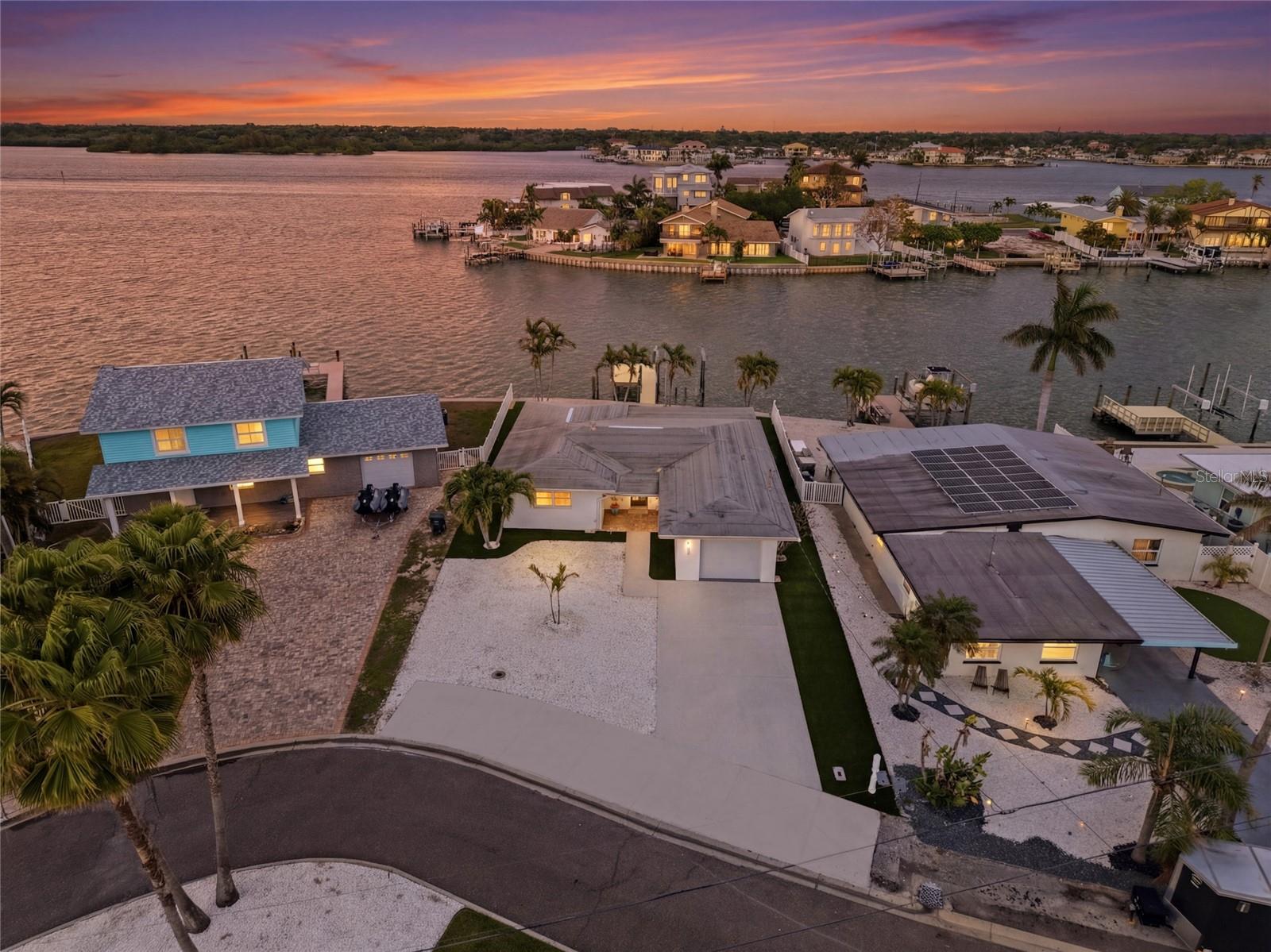 Listing photo id 4 for 16113 5th Street E