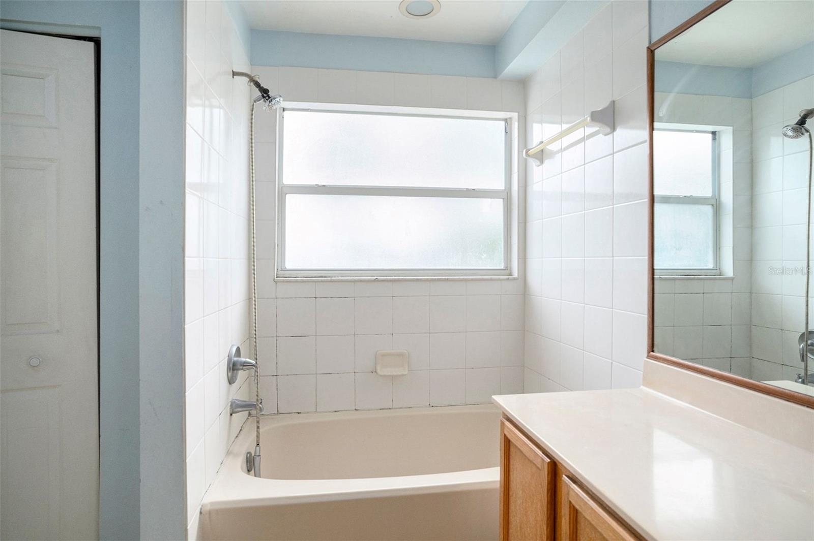 Image 10 of 32 For 739 Burlwood Street