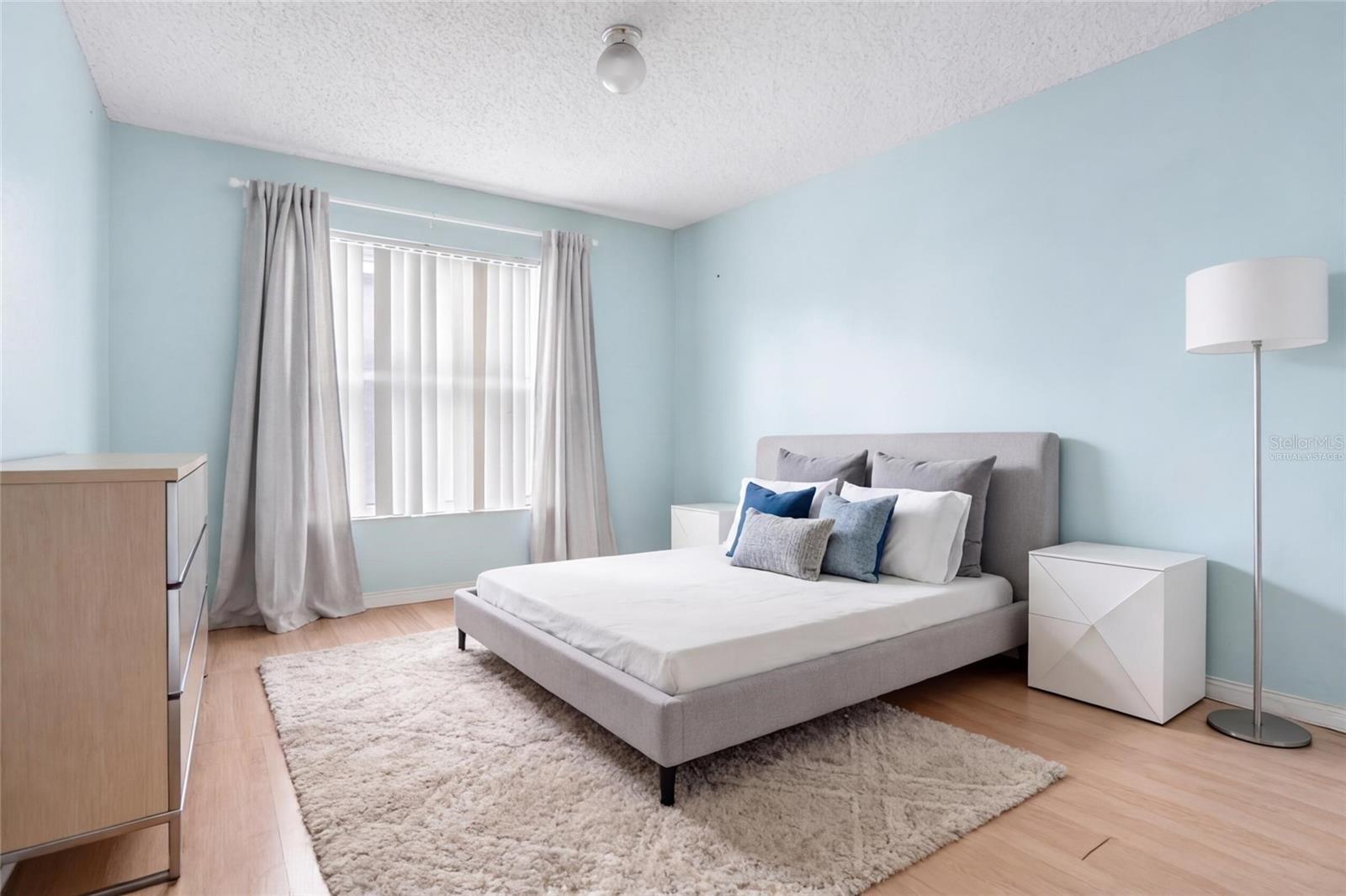 Image 19 of 32 For 739 Burlwood Street