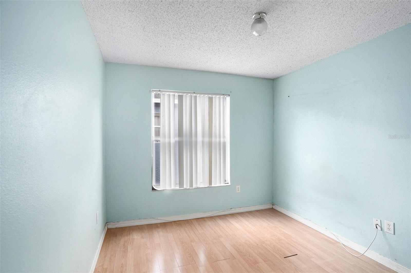 Image 20 of 32 For 739 Burlwood Street