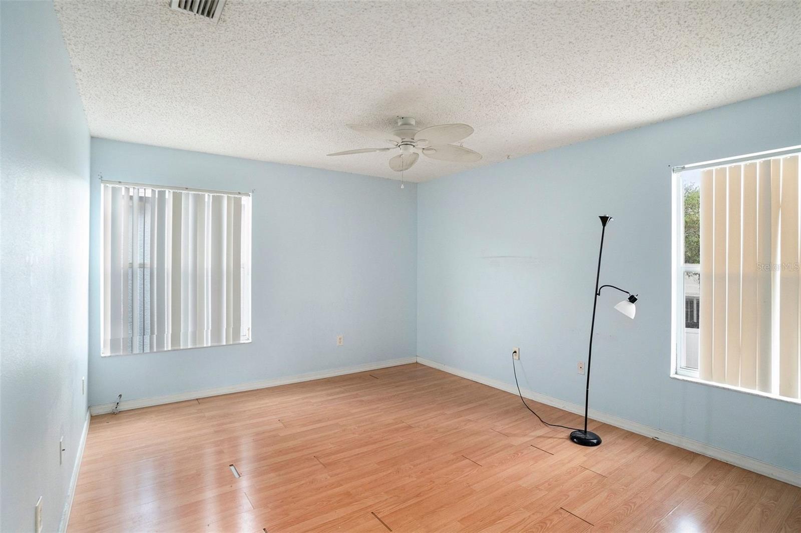 Image 23 of 32 For 739 Burlwood Street