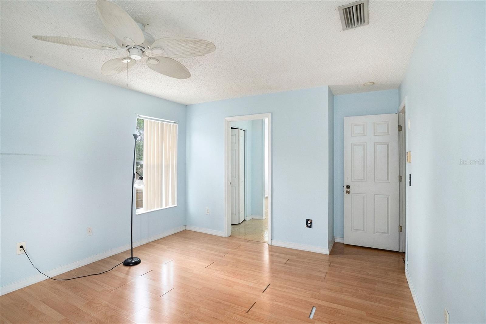 Image 25 of 32 For 739 Burlwood Street