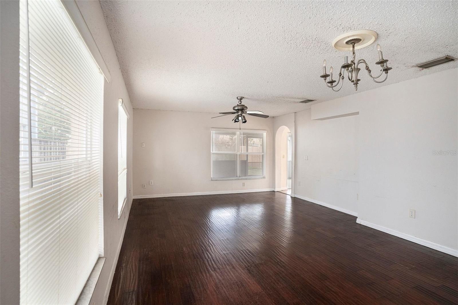 Image 8 of 32 For 739 Burlwood Street