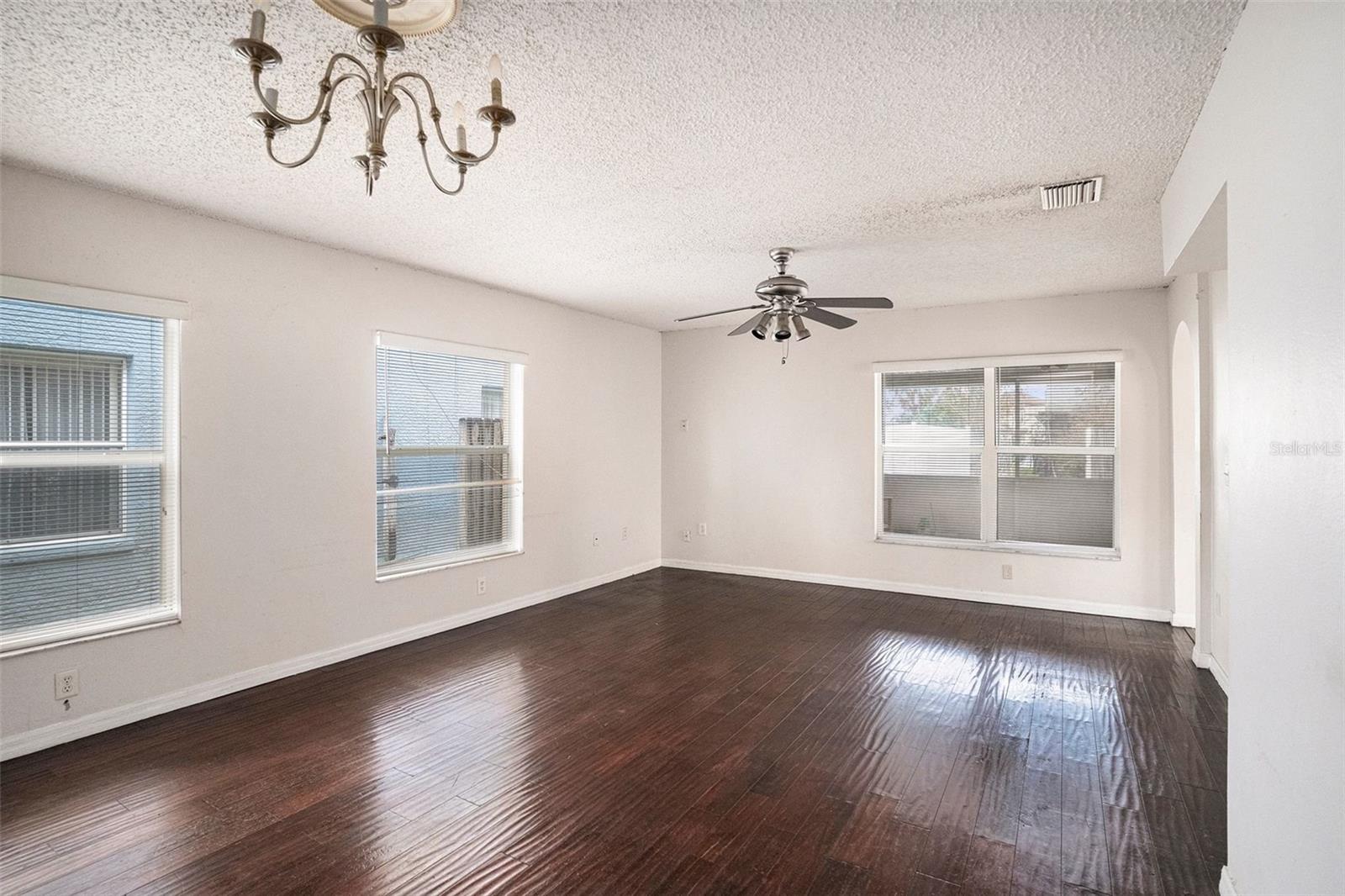 Image 9 of 32 For 739 Burlwood Street