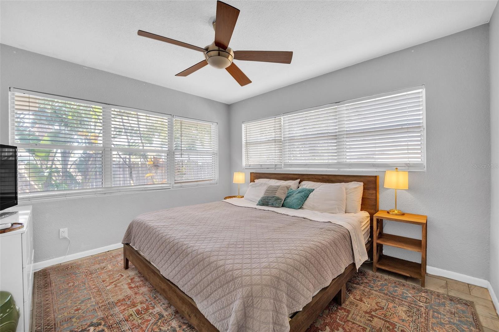 Image 17 of 33 For 418 Lebeau Street