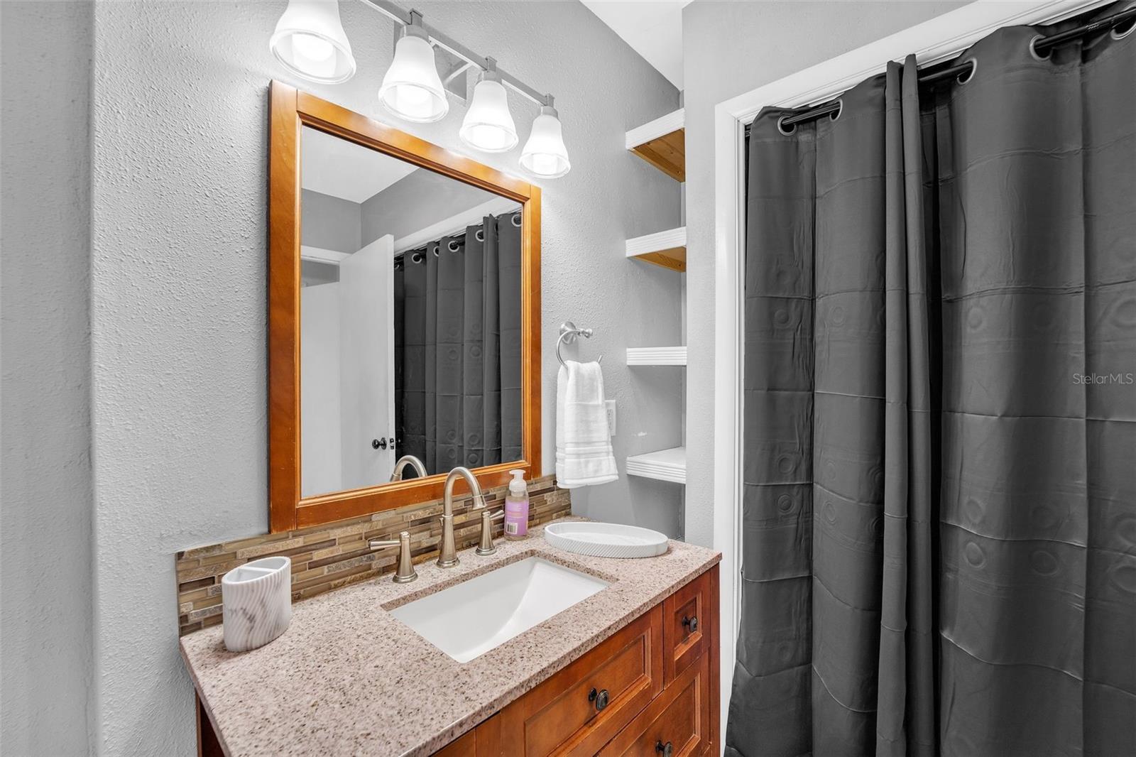 Image 21 of 33 For 418 Lebeau Street