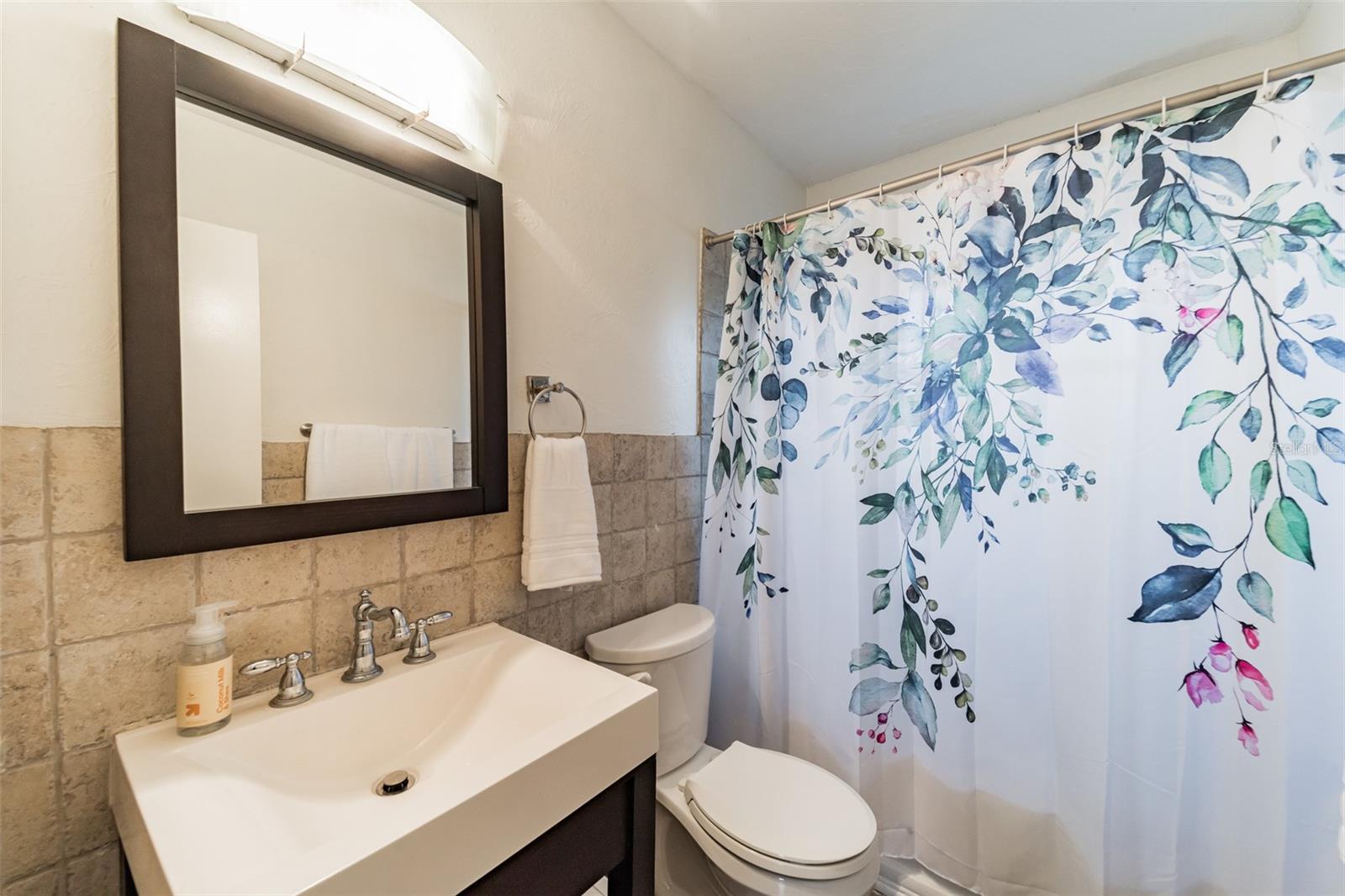 Image 26 of 33 For 418 Lebeau Street