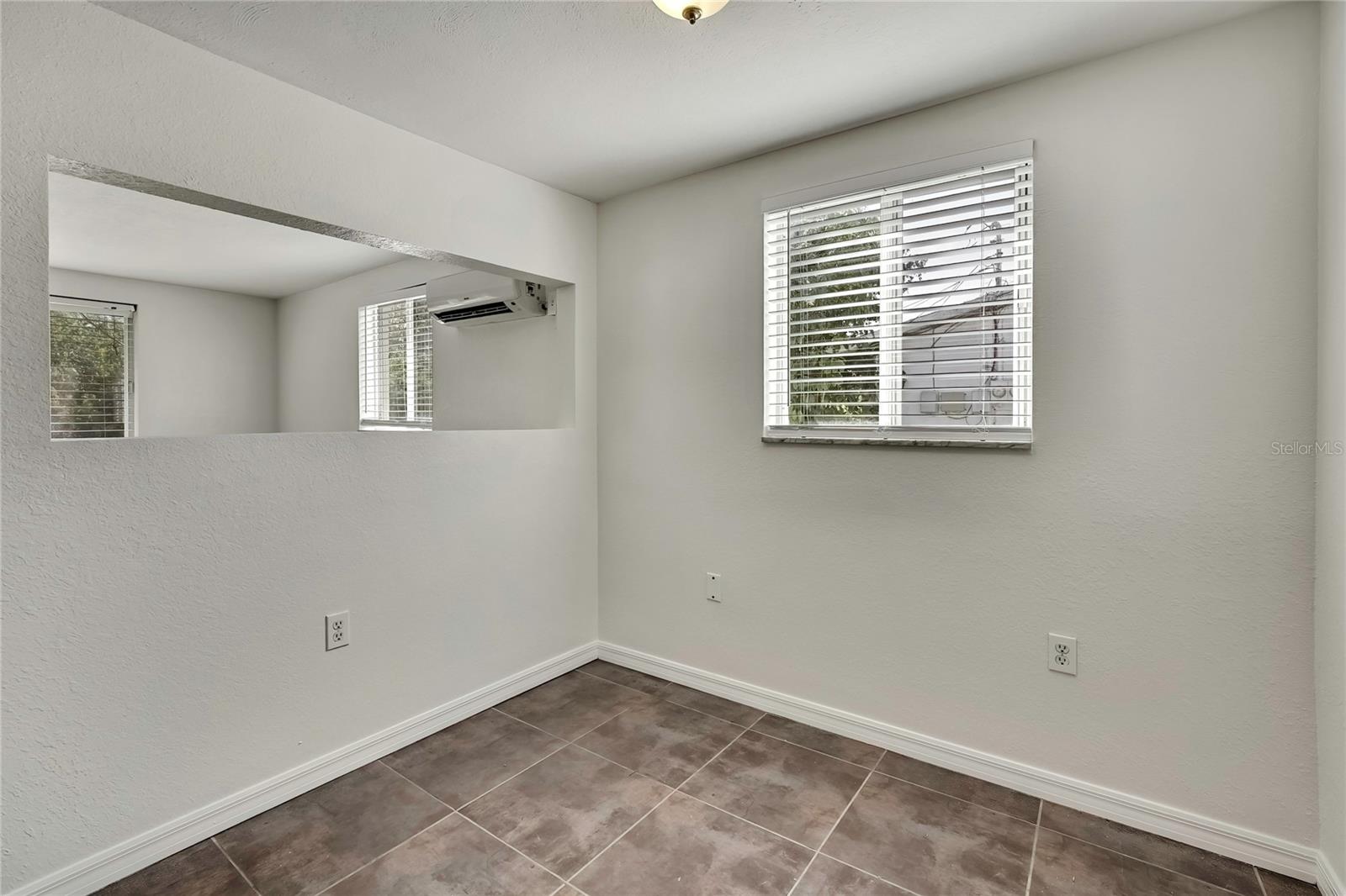 Image 11 of 75 For 12527 1st Isle