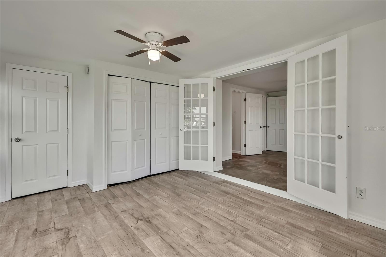 Image 26 of 75 For 12527 1st Isle