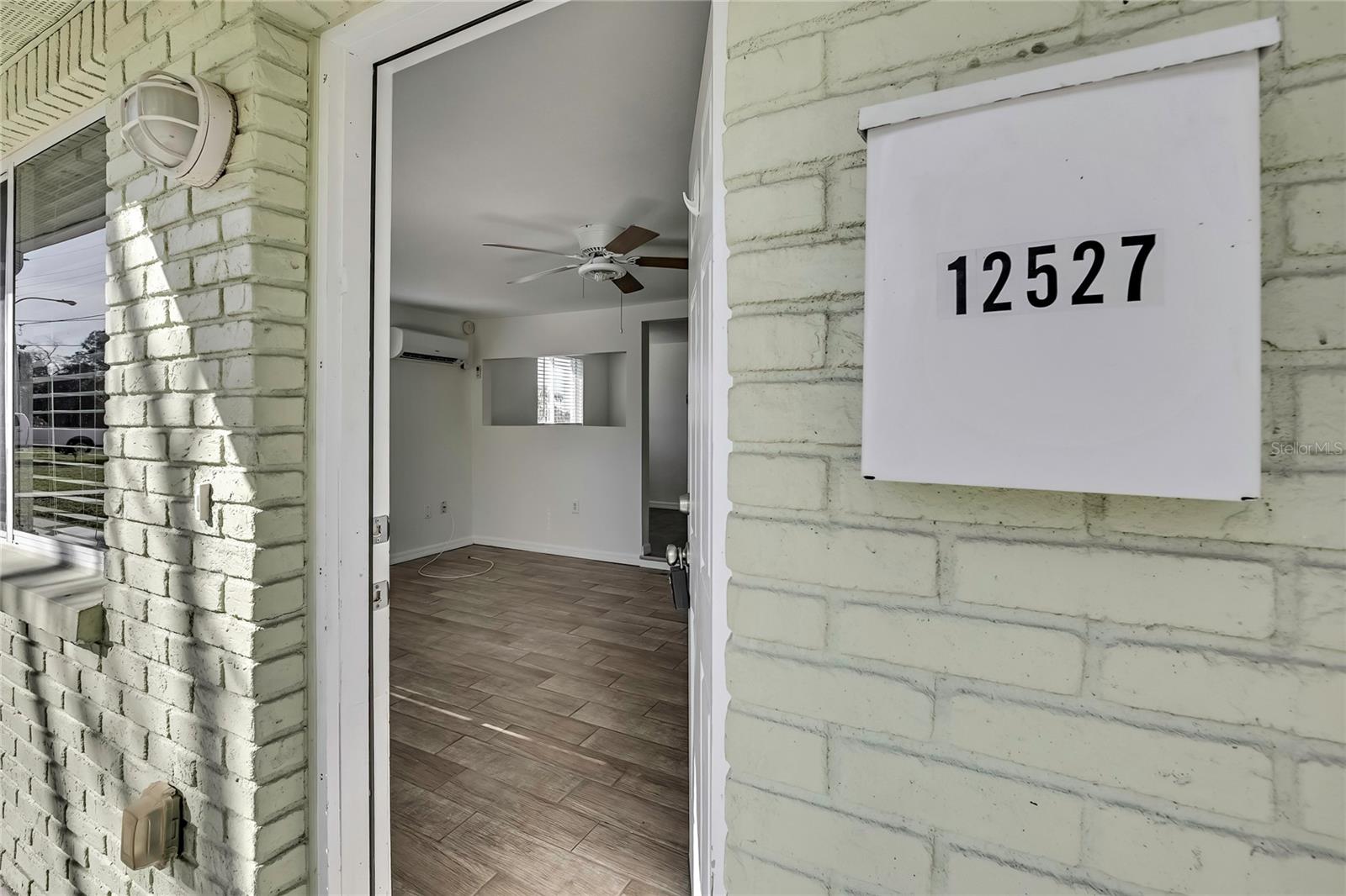 Image 3 of 75 For 12527 1st Isle