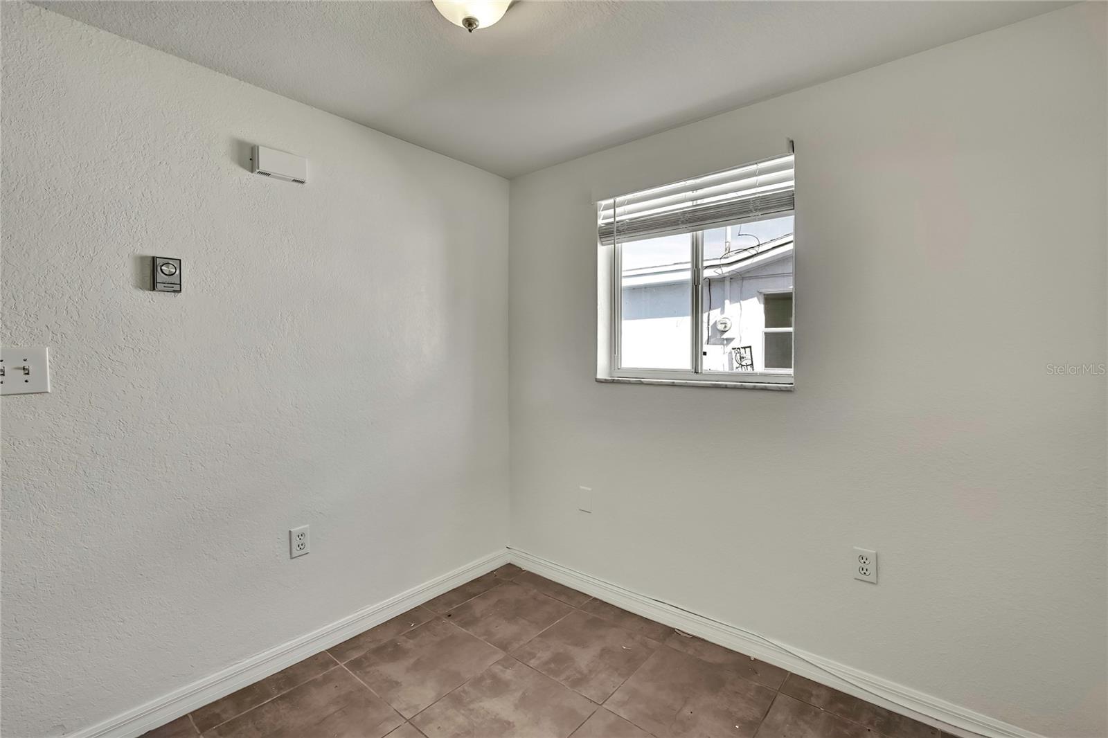 Image 37 of 75 For 12527 1st Isle