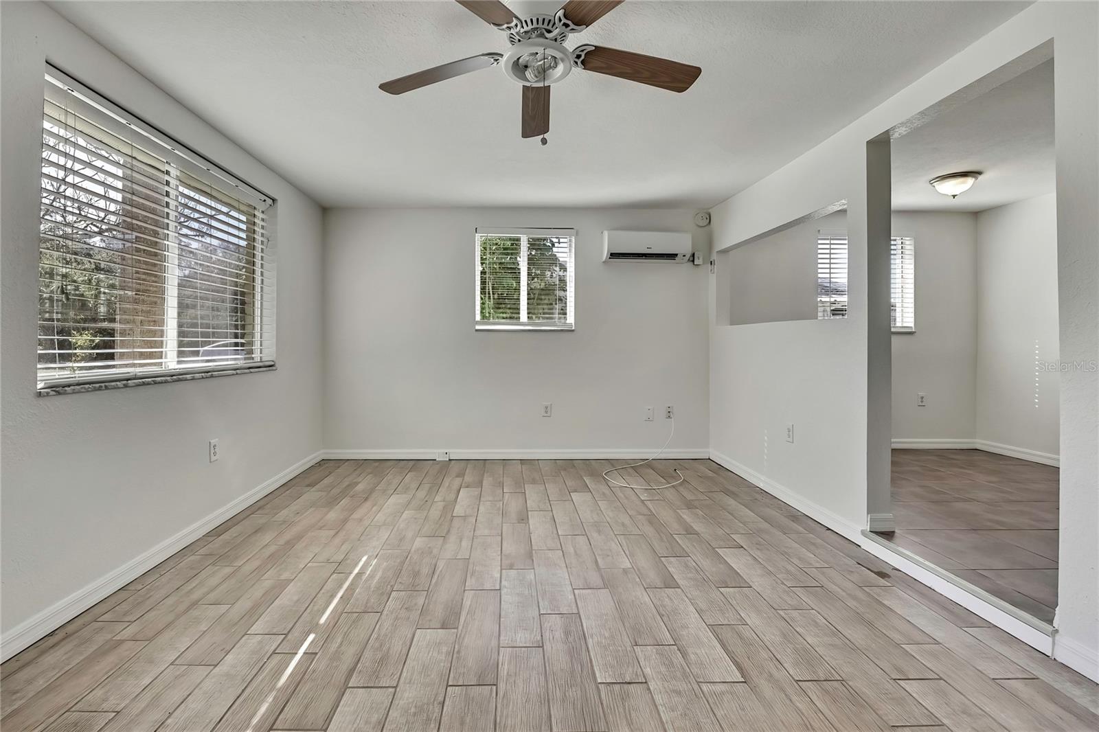 Image 4 of 75 For 12527 1st Isle