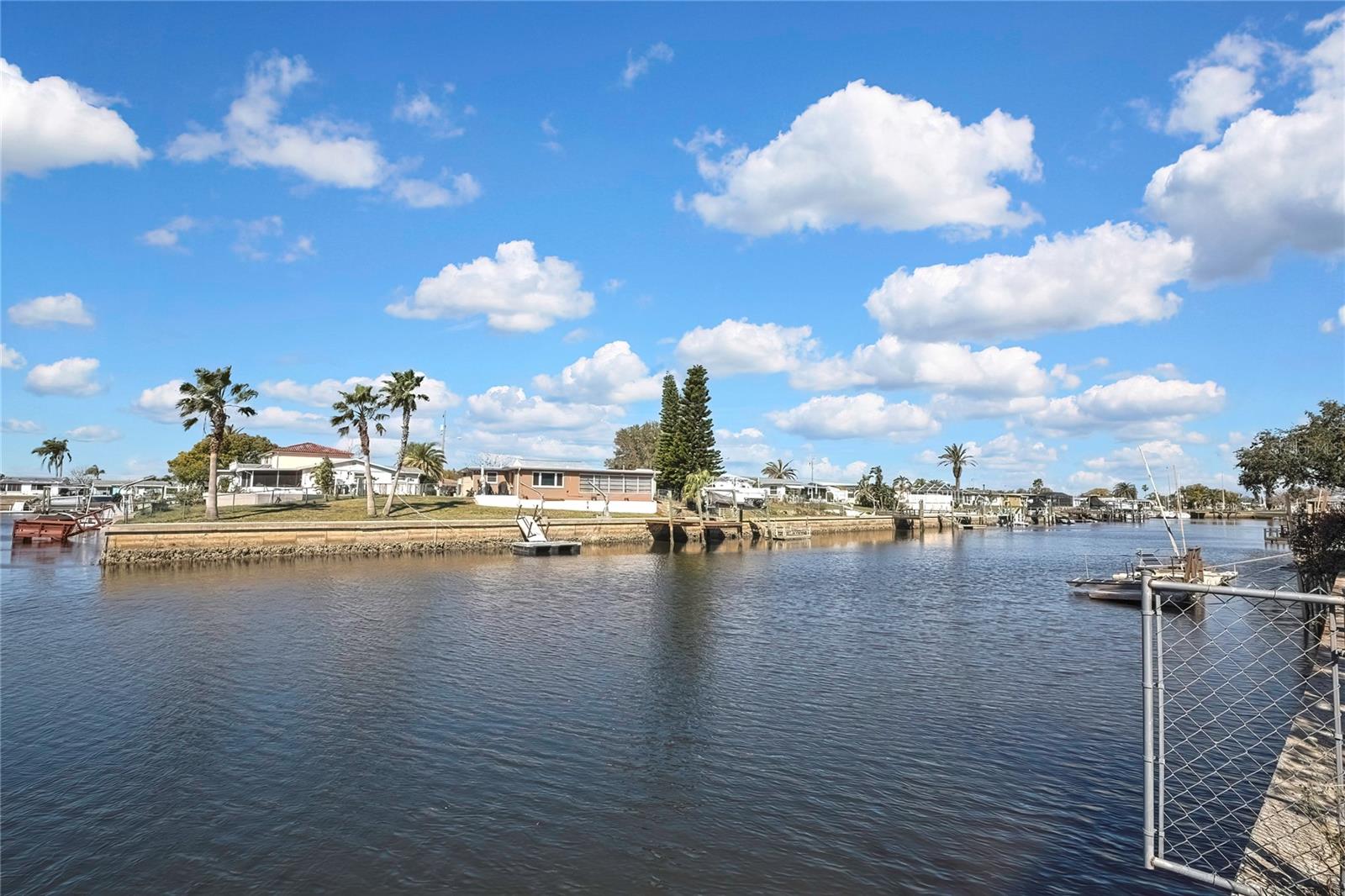 Image 56 of 75 For 12527 1st Isle