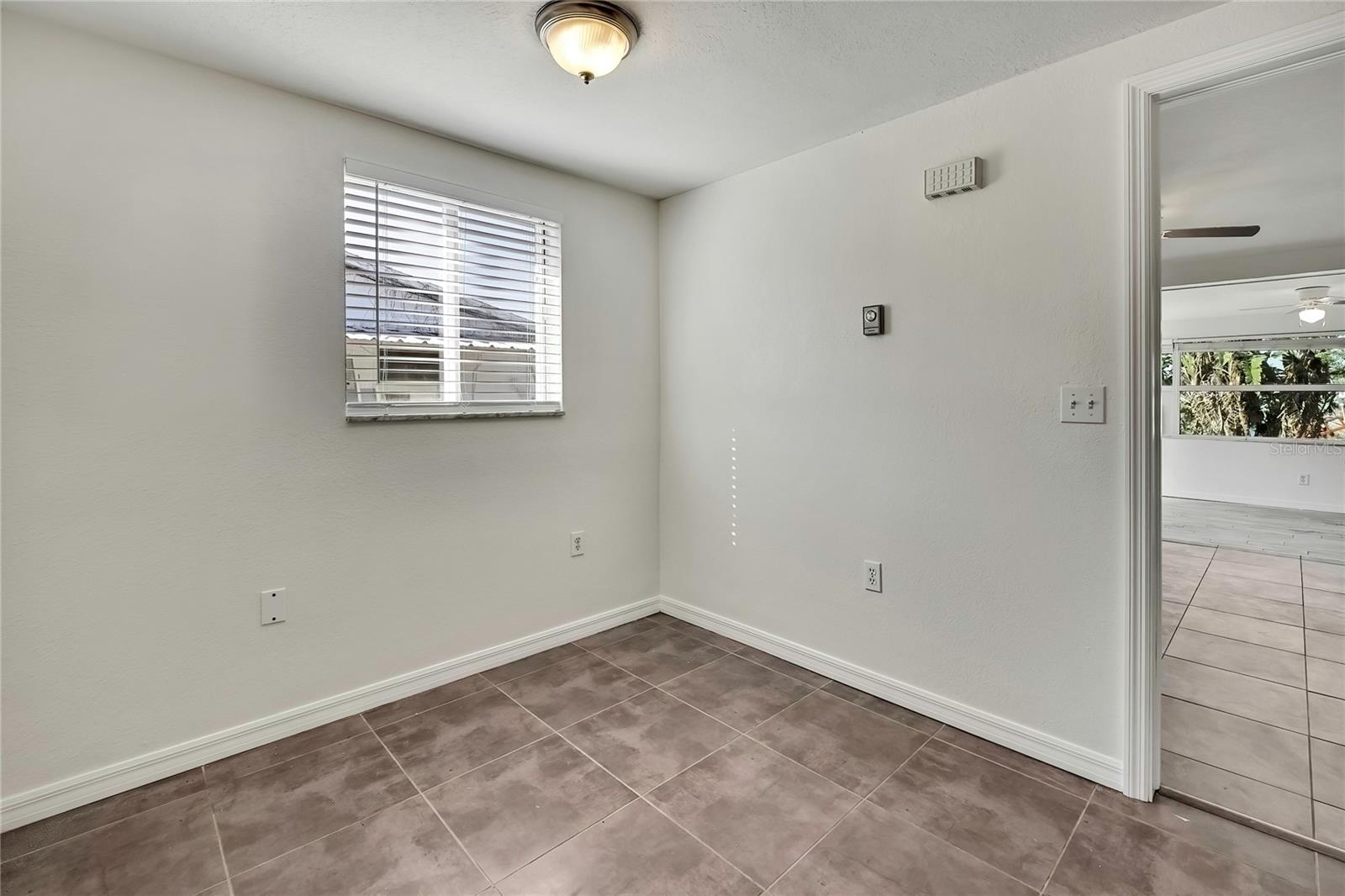 Image 8 of 75 For 12527 1st Isle