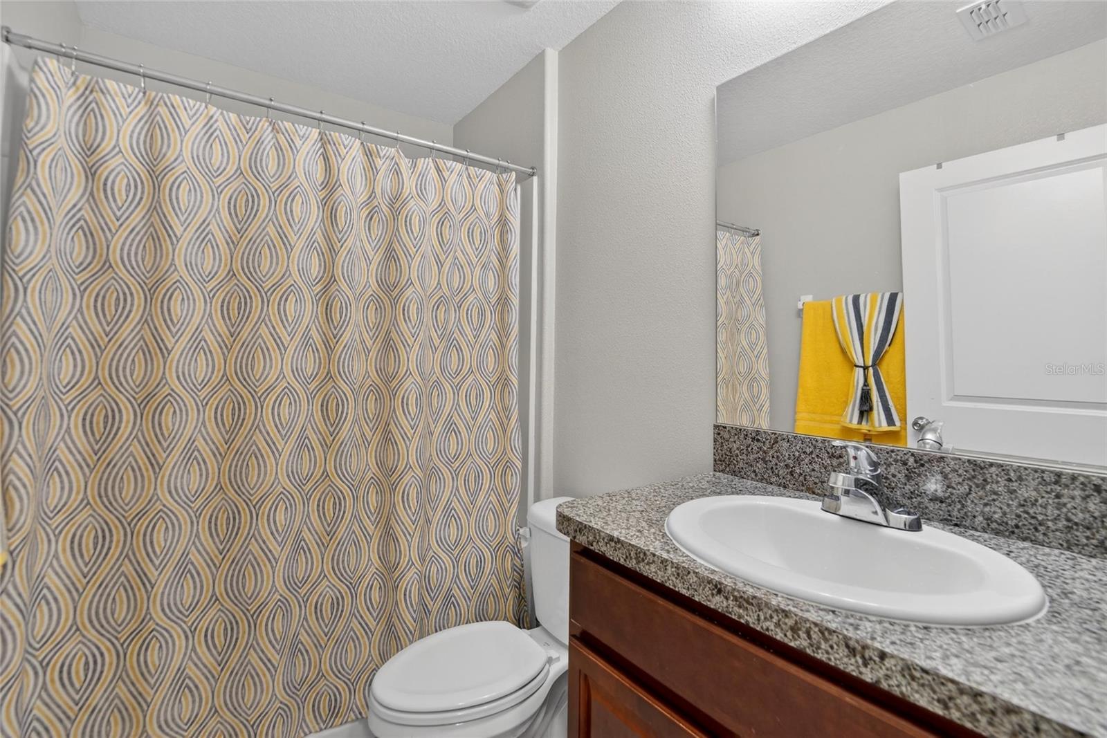 Image 13 of 40 For 214 English Channel Place