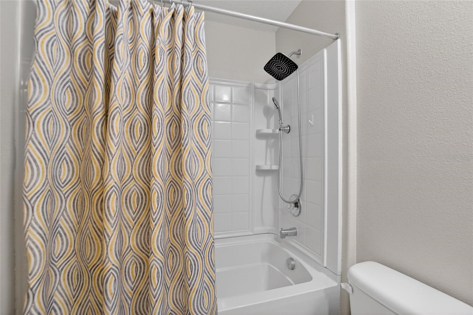 Image 14 of 40 For 214 English Channel Place