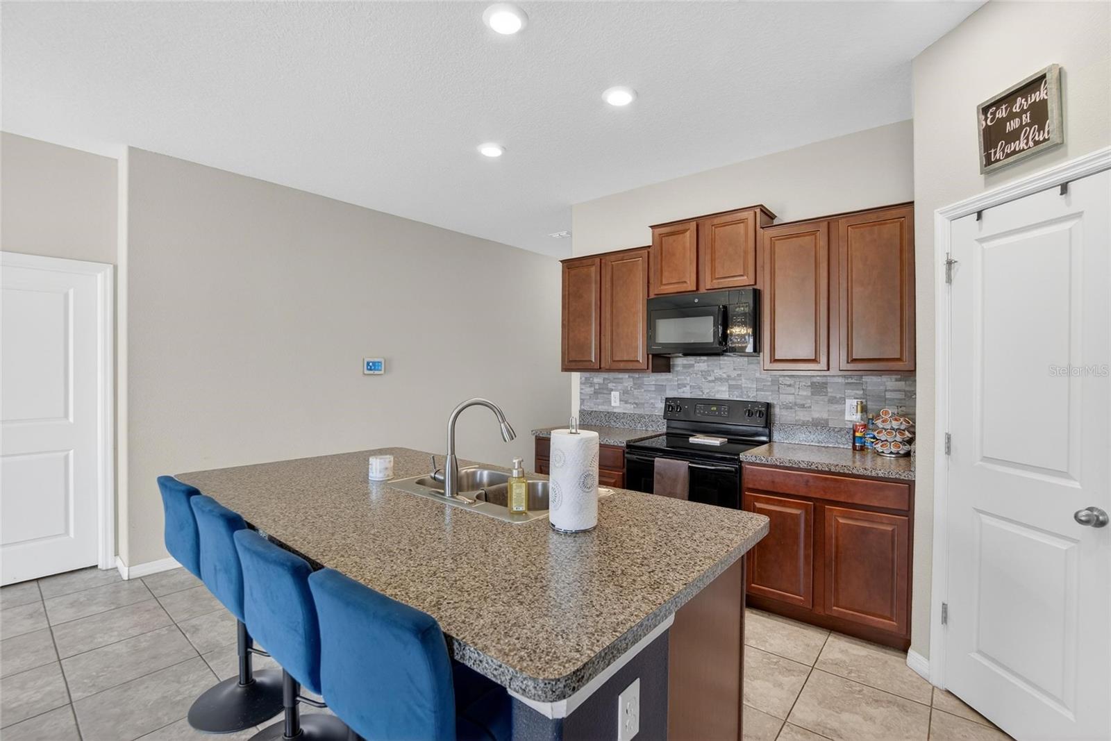 Image 22 of 40 For 214 English Channel Place