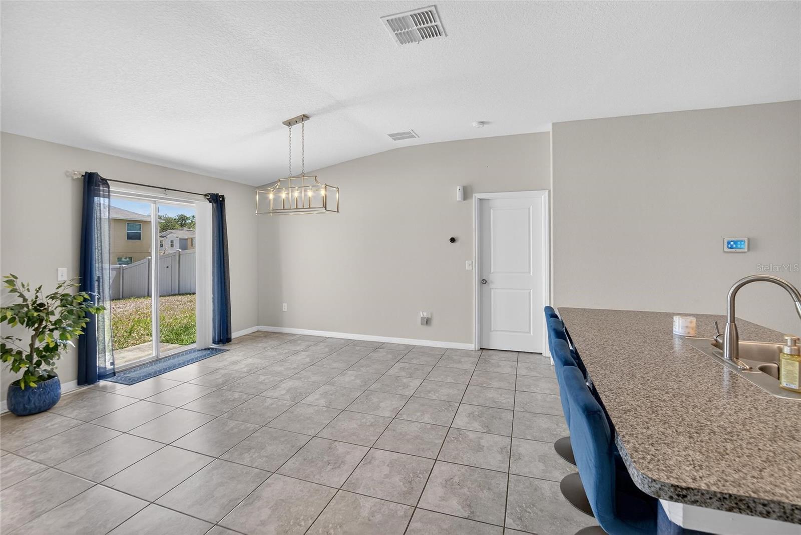 Image 23 of 40 For 214 English Channel Place