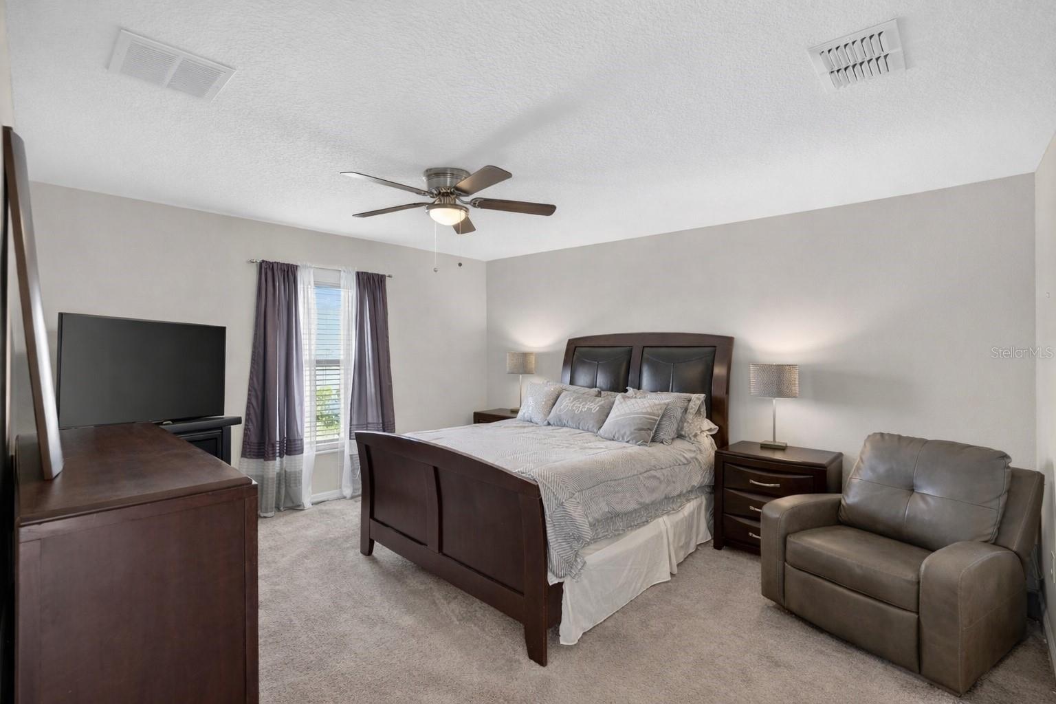 Image 28 of 40 For 214 English Channel Place