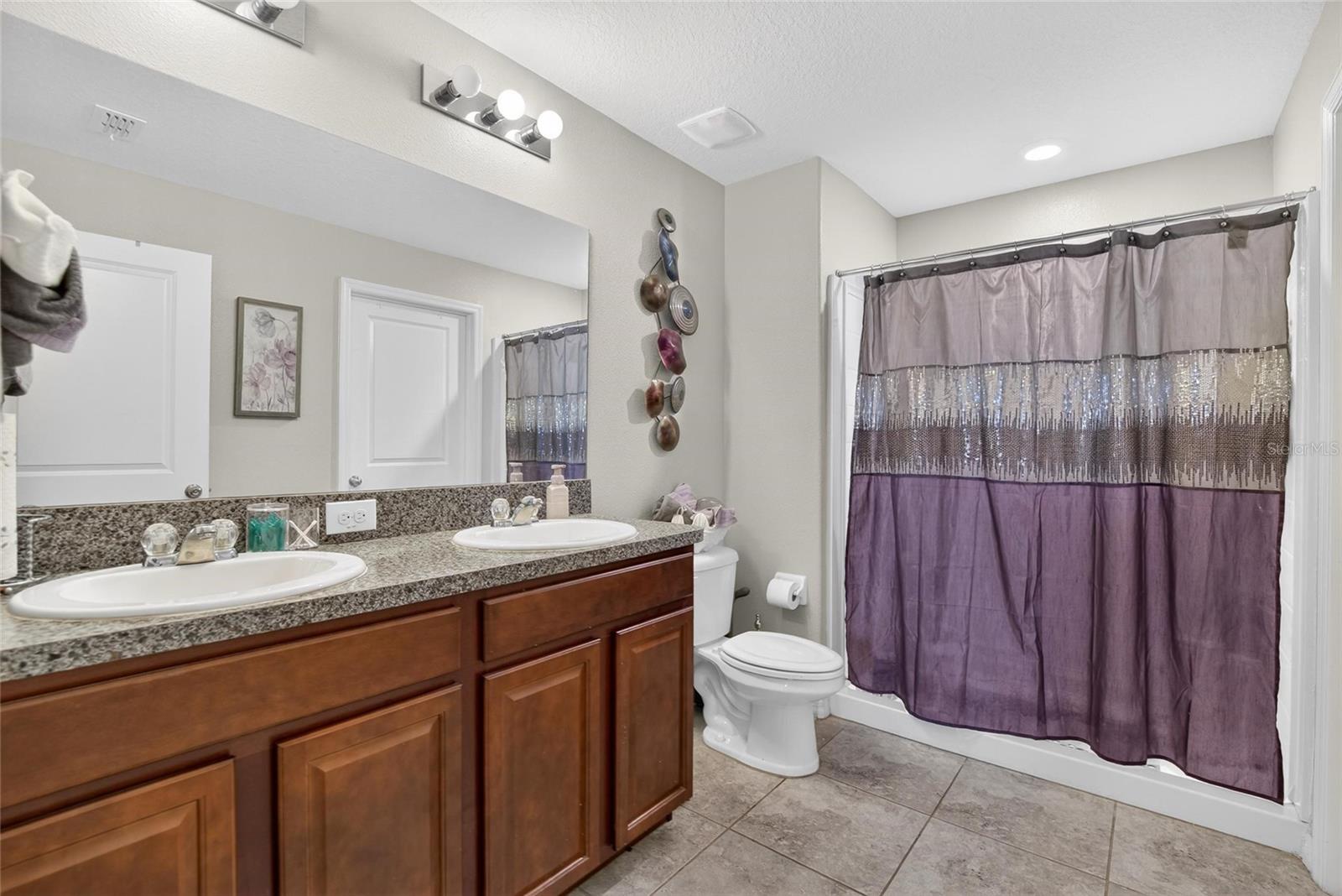 Image 29 of 40 For 214 English Channel Place