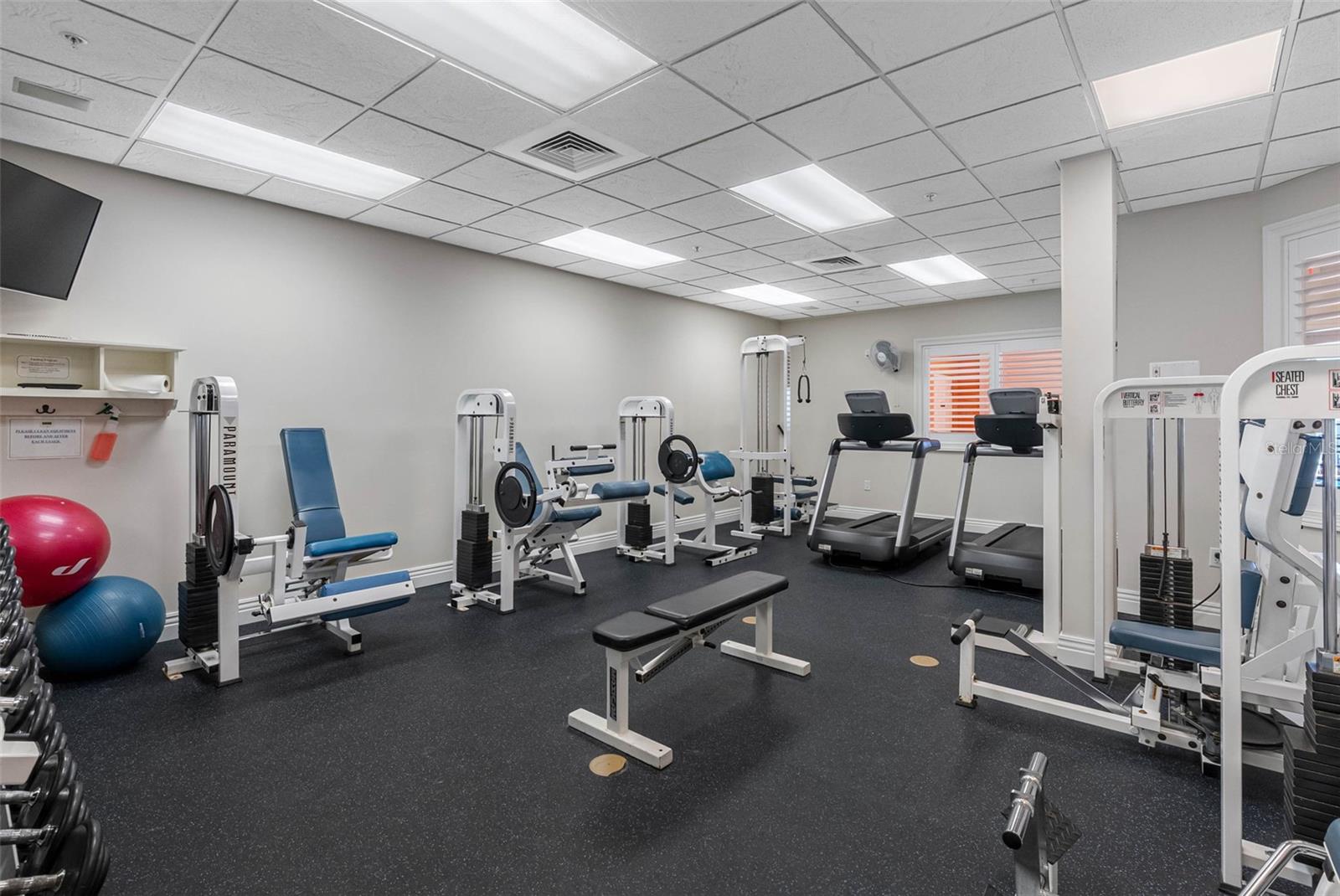 Image 13 of 85 For 16750 Gulf Boulevard 414