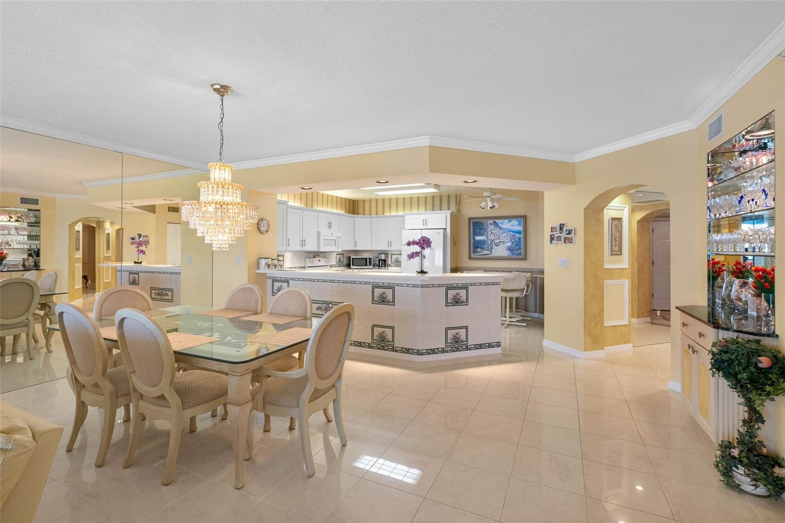 Image 23 of 85 For 16750 Gulf Boulevard 414