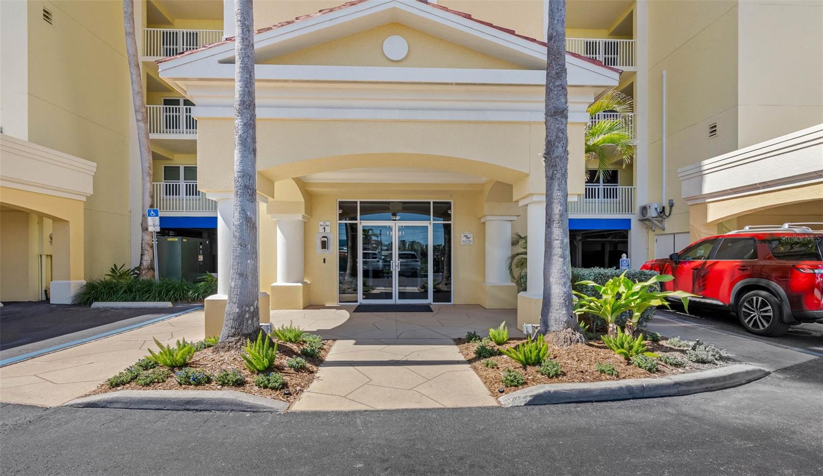 Image 4 of 85 For 16750 Gulf Boulevard 414