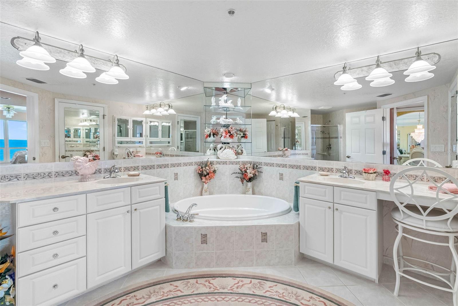 Image 46 of 85 For 16750 Gulf Boulevard 414