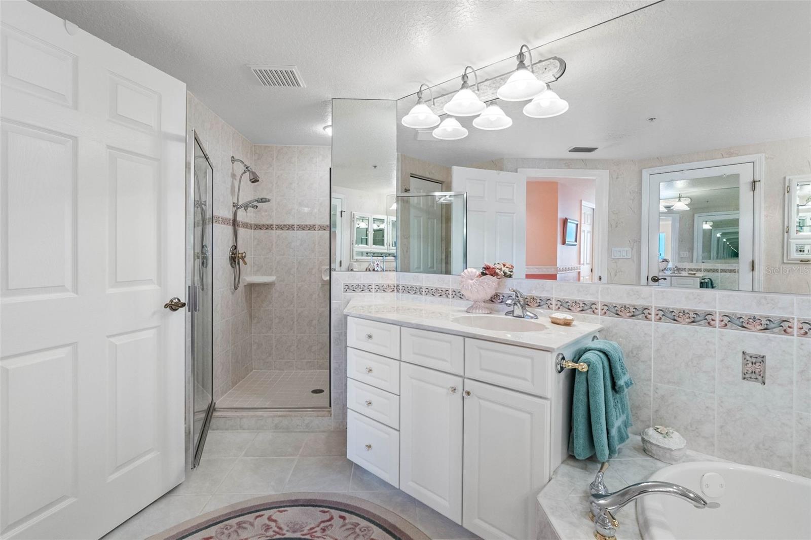 Image 47 of 85 For 16750 Gulf Boulevard 414