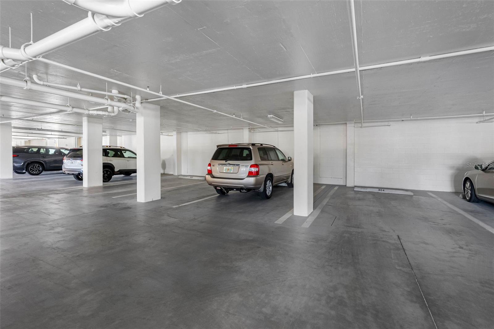 Image 60 of 85 For 16750 Gulf Boulevard 414