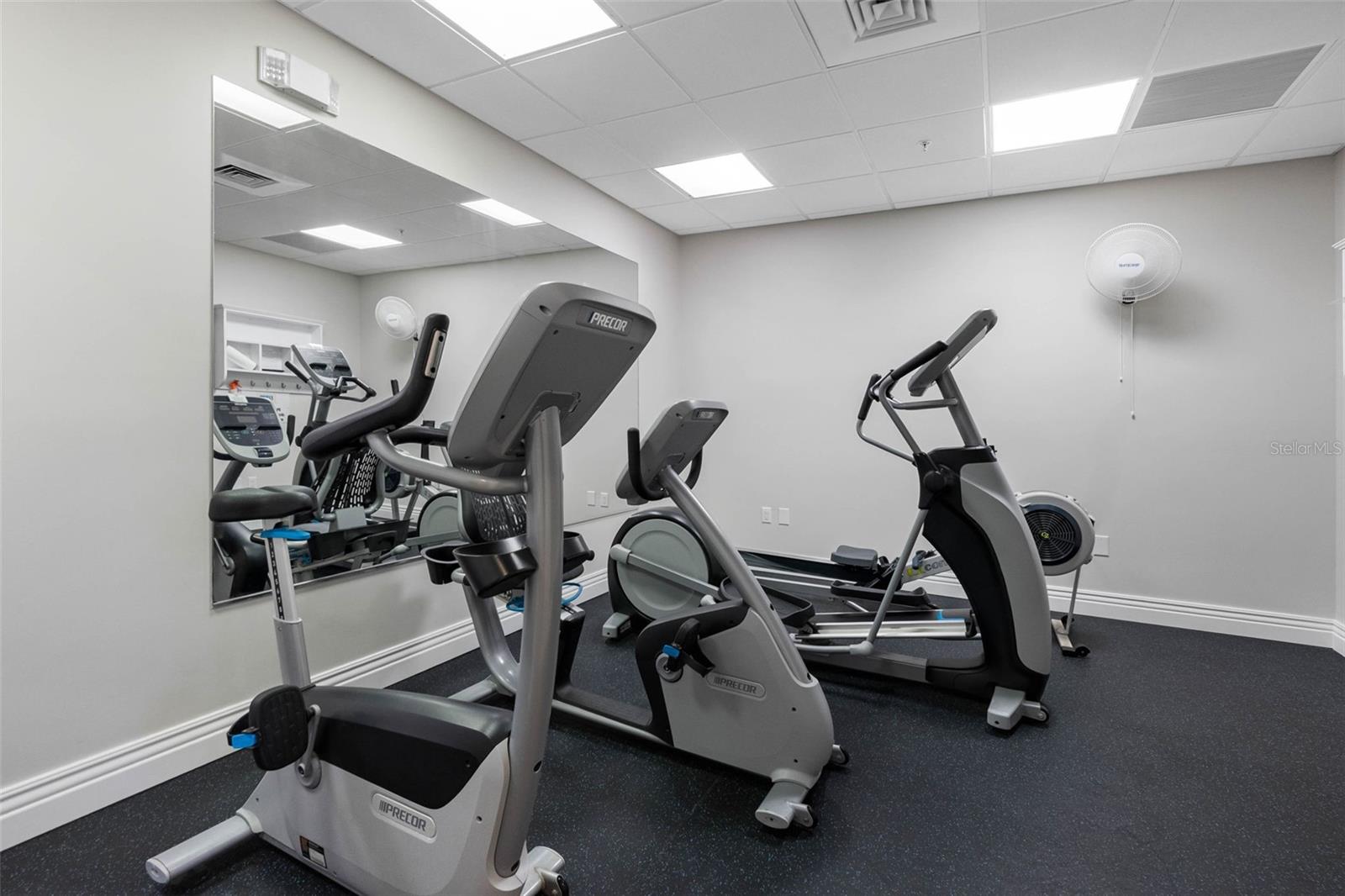 Image 61 of 85 For 16750 Gulf Boulevard 414