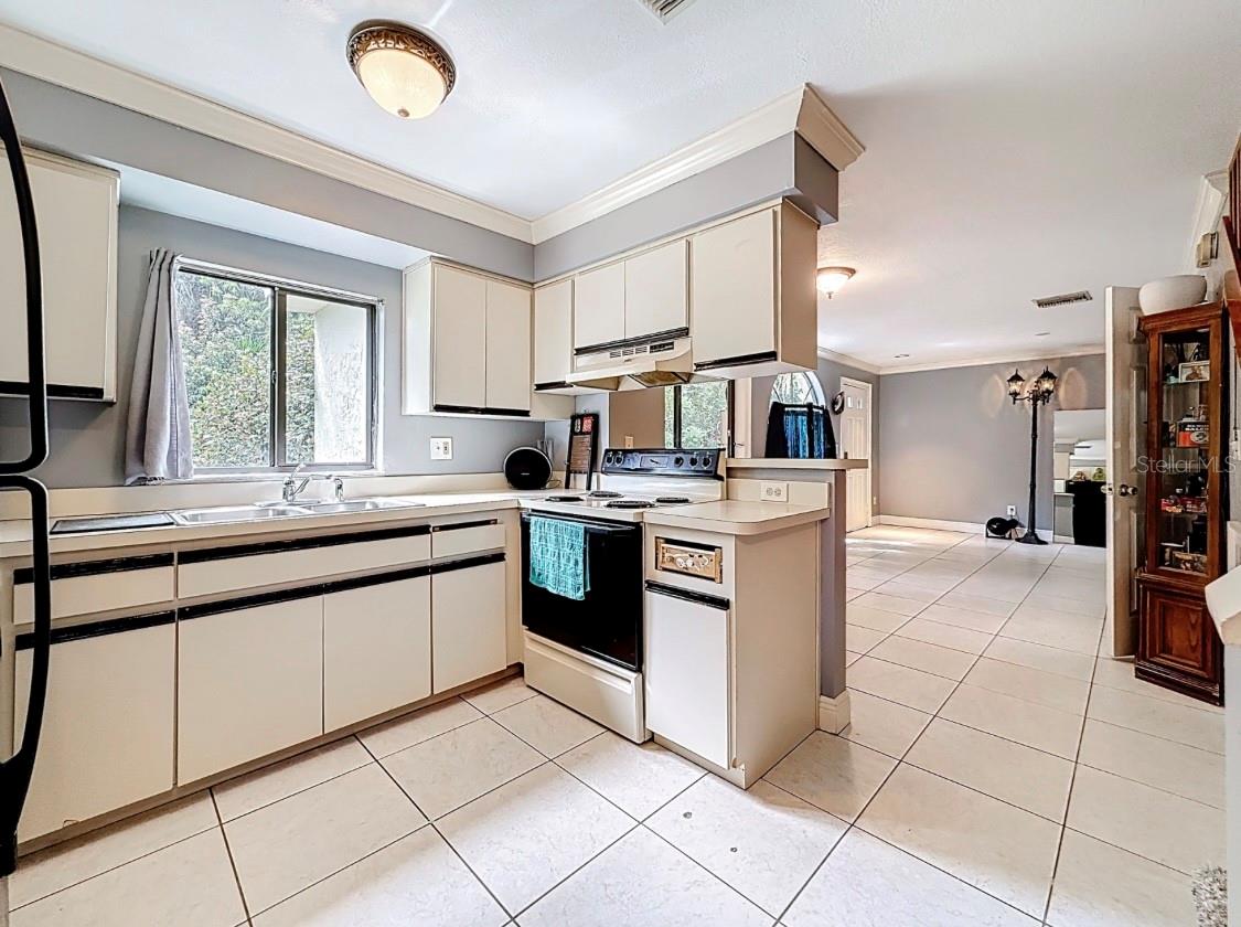 Image 13 of 35 For 3583 Whispering Oaks Lane 110