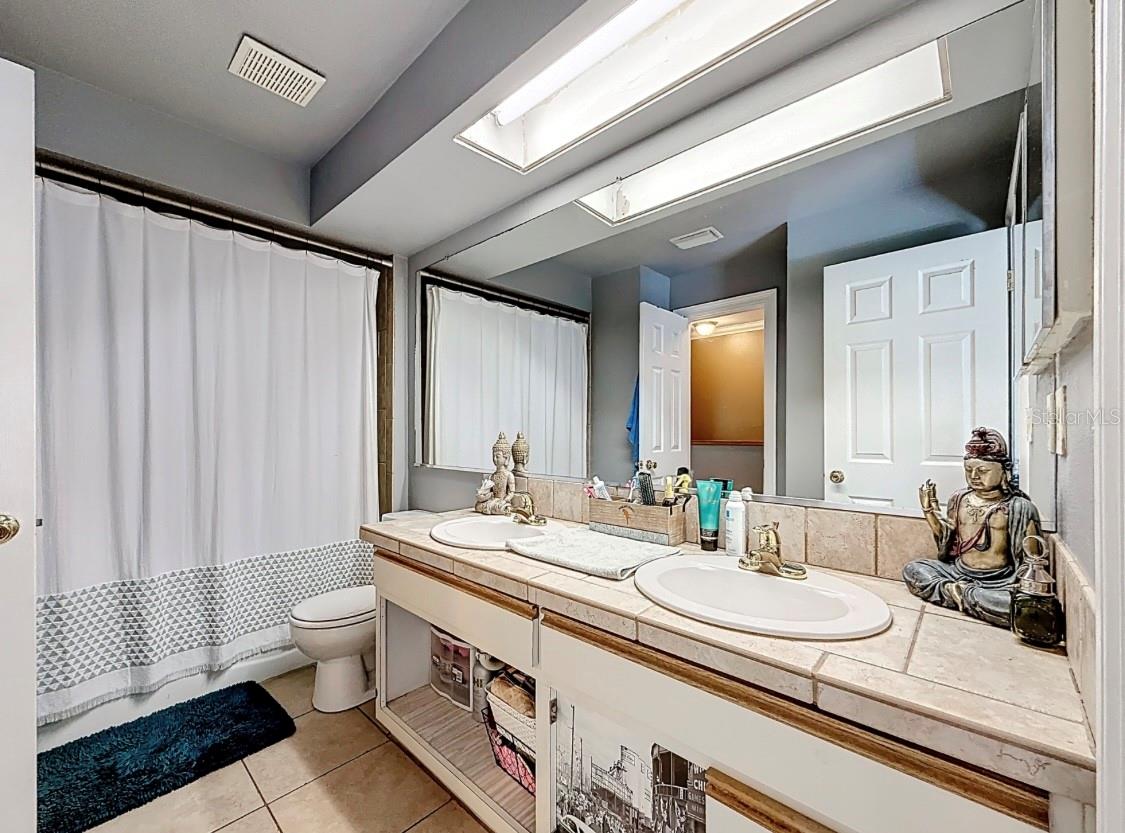 Image 22 of 35 For 3583 Whispering Oaks Lane 110