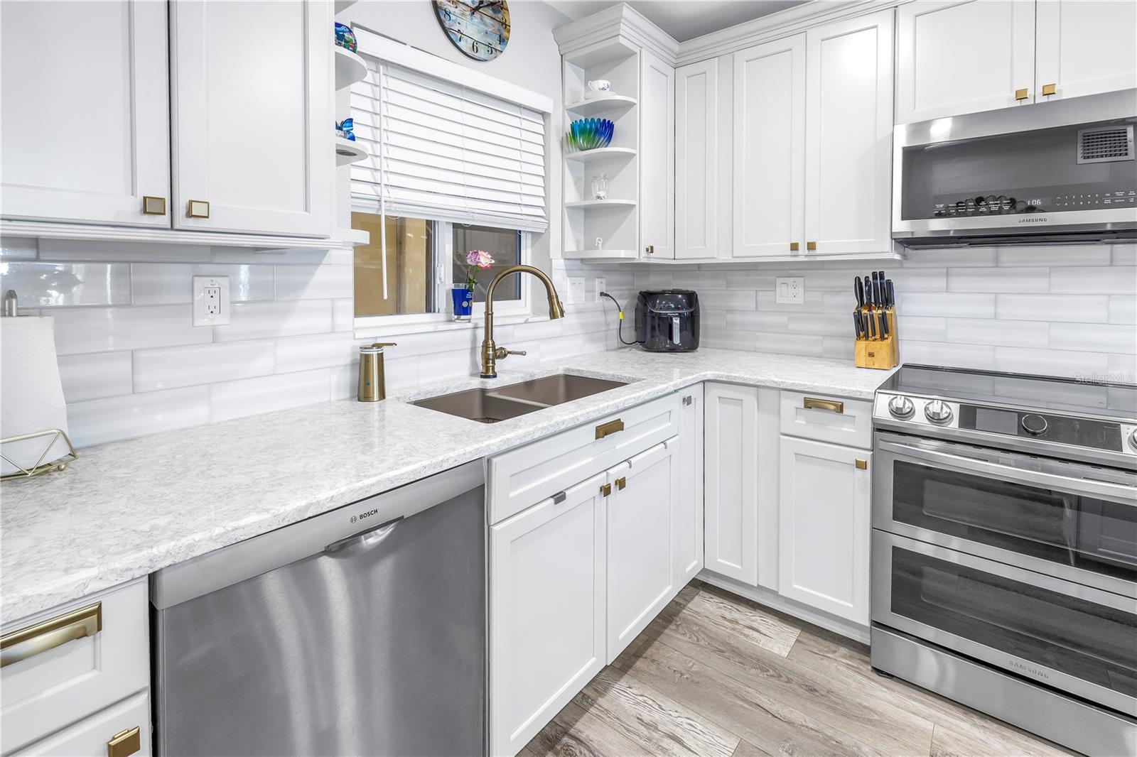 Image 14 of 72 For 800 Madonna Boulevard A