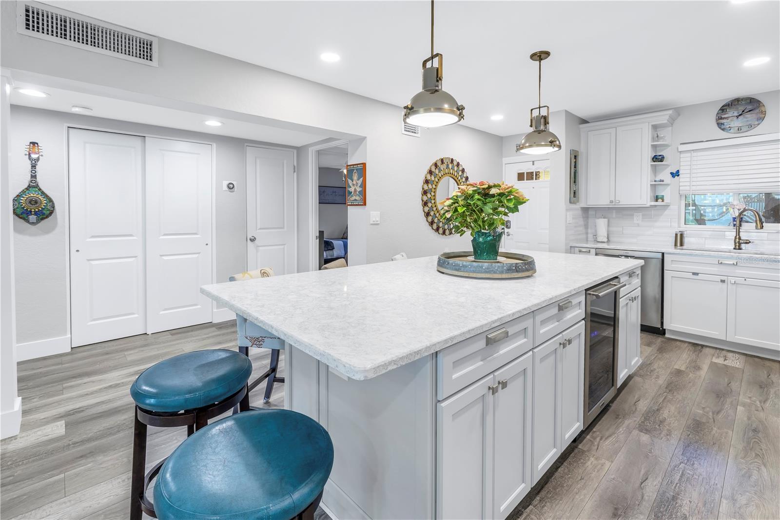 Image 17 of 72 For 800 Madonna Boulevard A