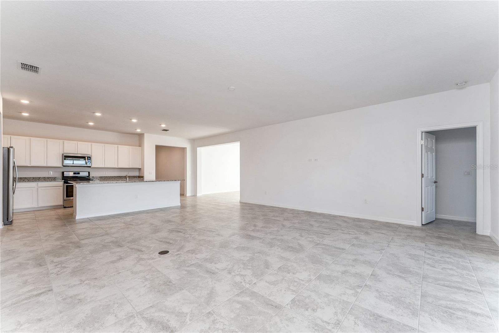 Image 6 of 46 For 7405 61st Street