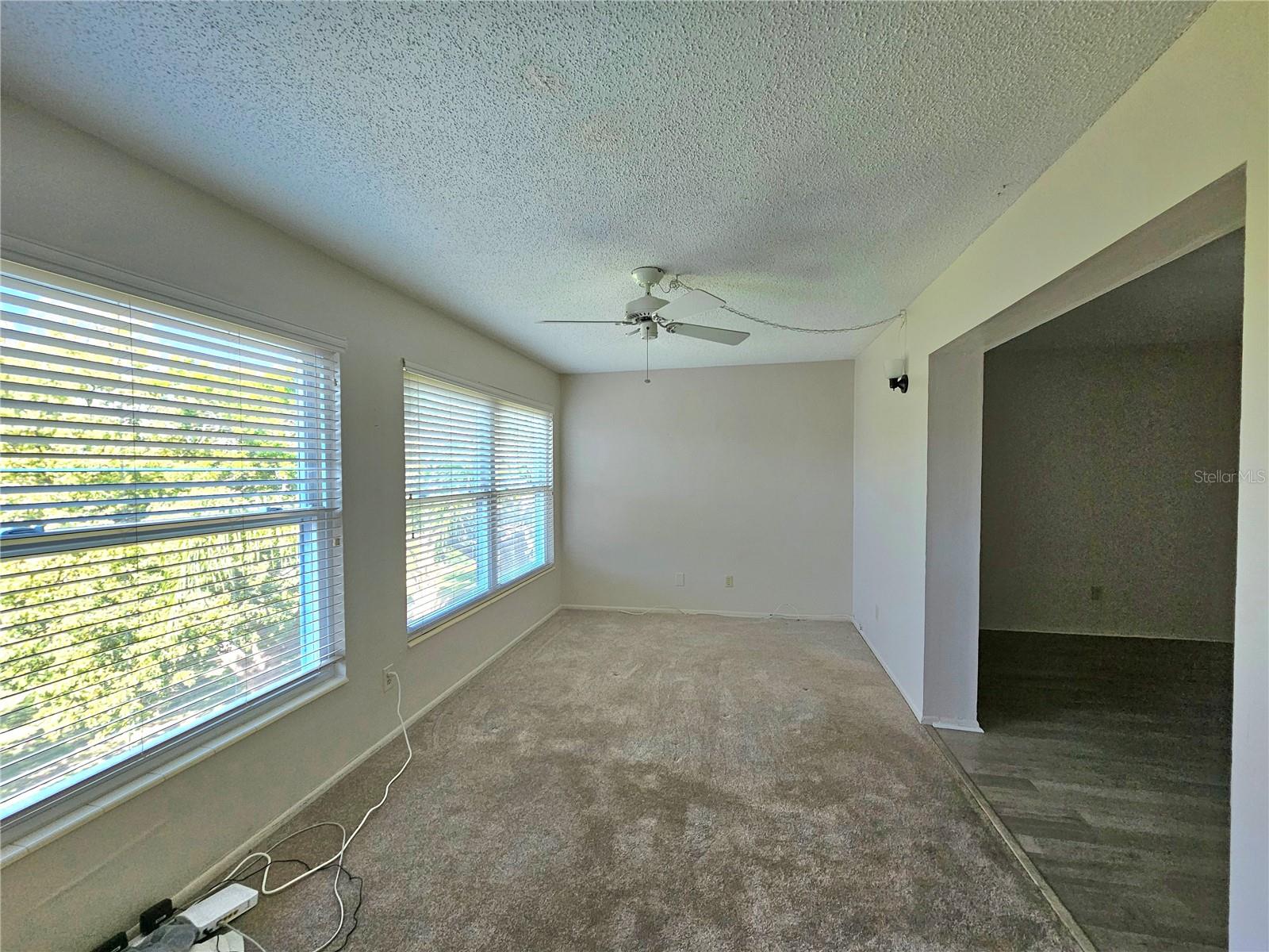 Image 11 of 62 For 2457 Ecuadorian Way 75